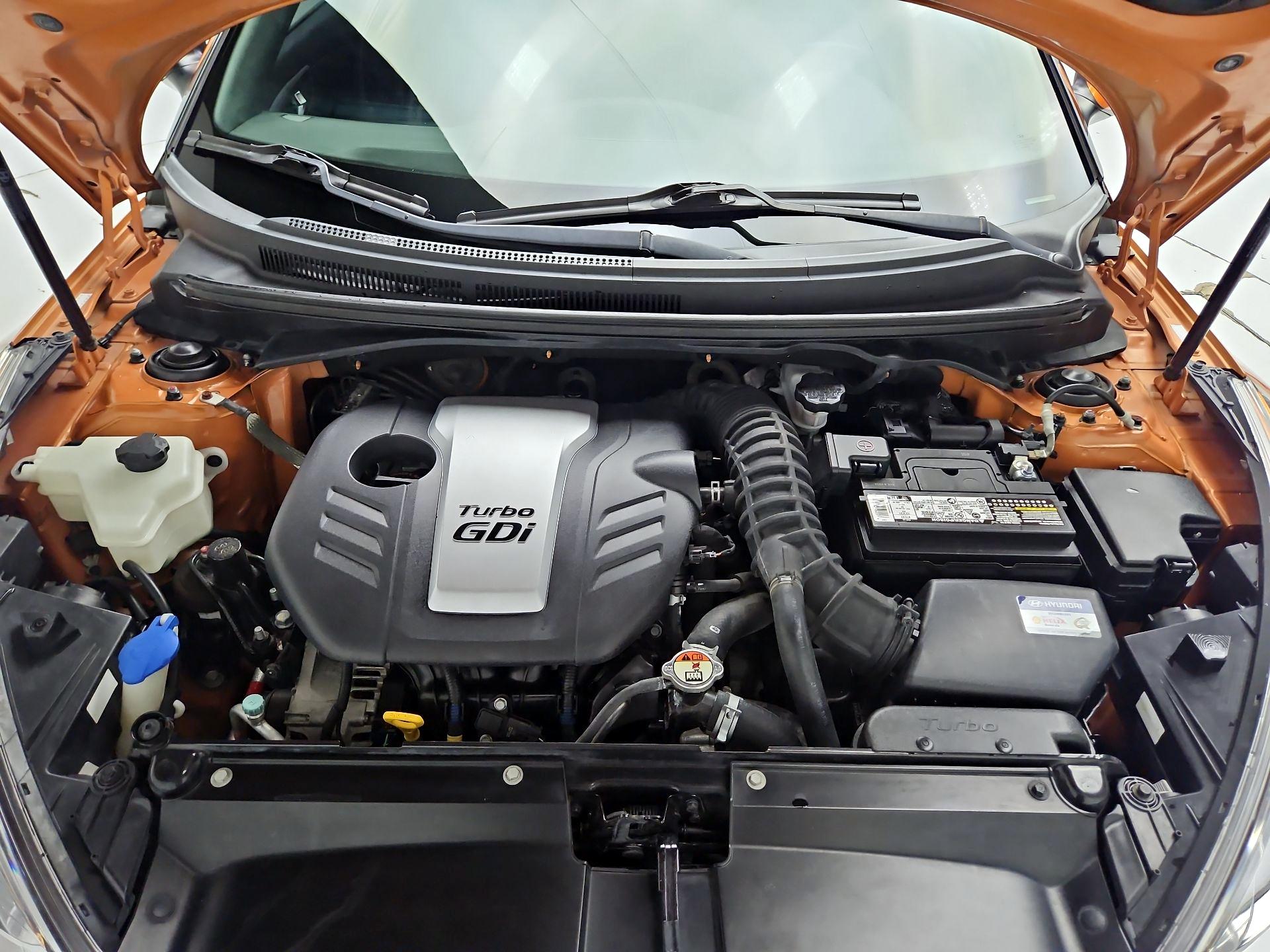 Thumbnail: 2016 Hyundai Veloster - 20