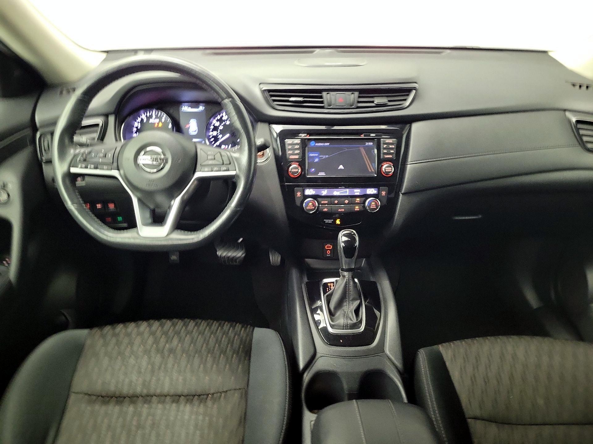 Thumbnail: 2017 Nissan Rogue - 9