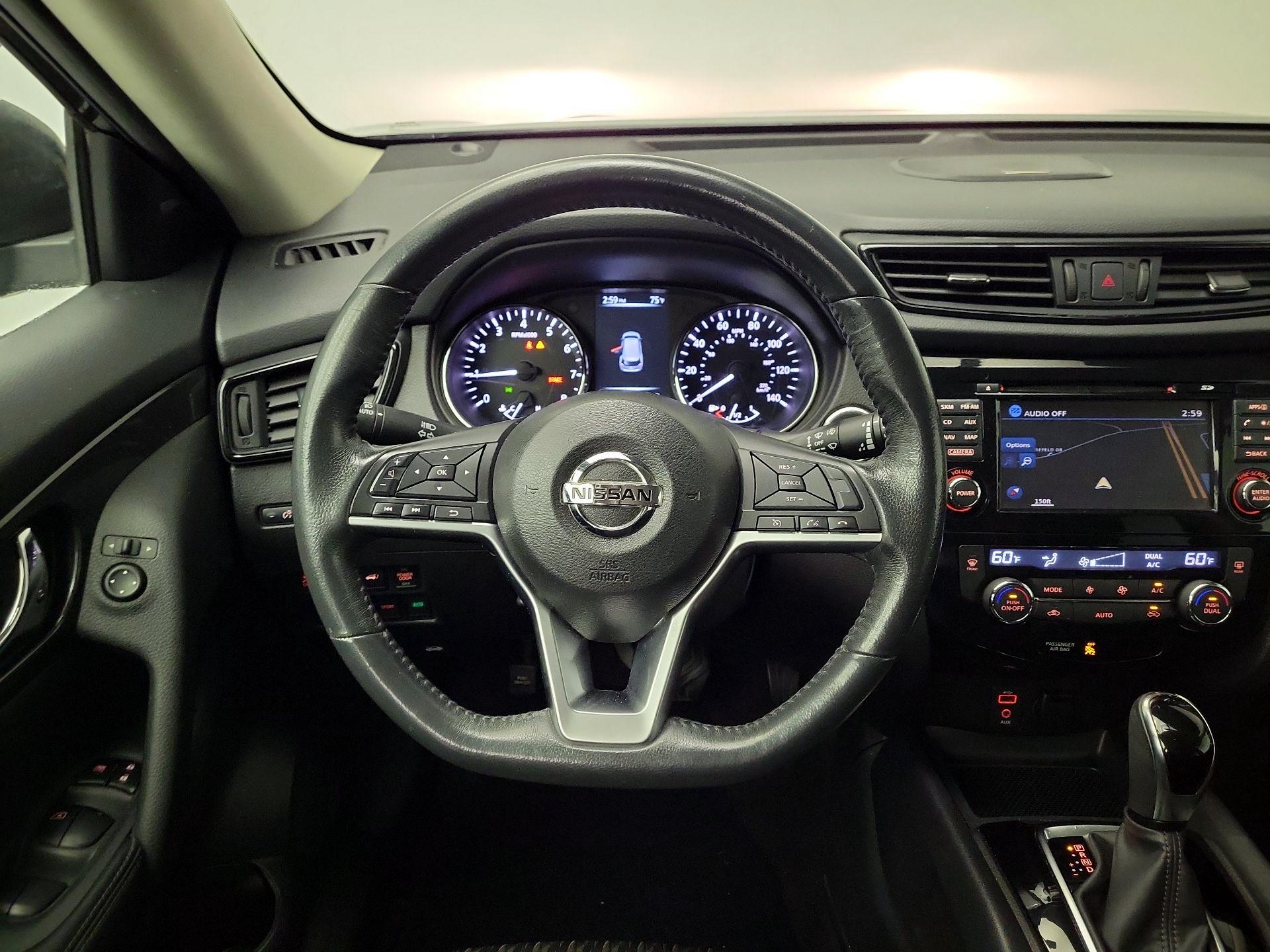 Thumbnail: 2017 Nissan Rogue - 10