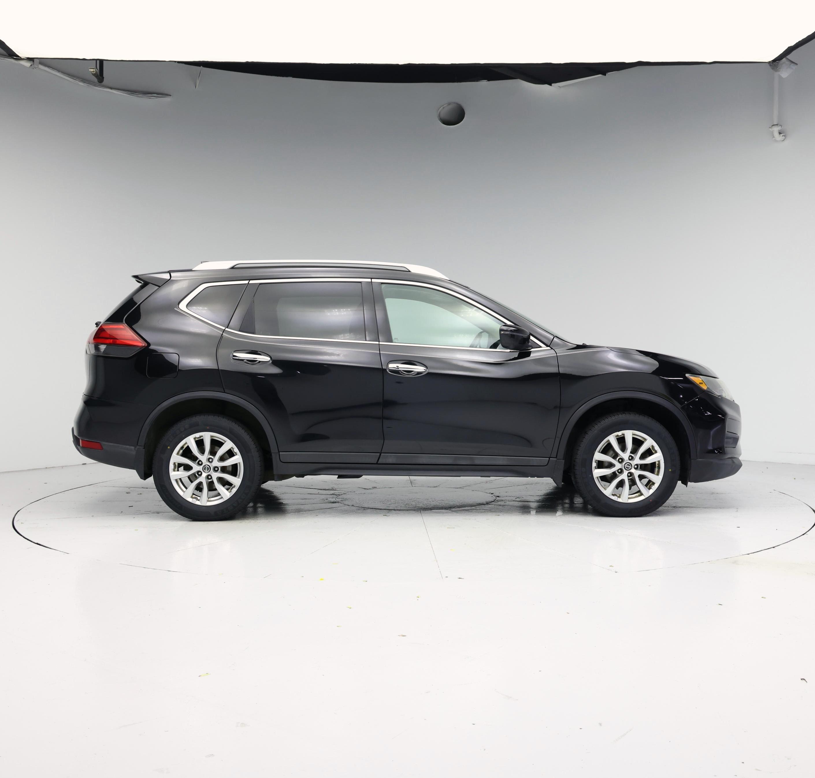 Thumbnail: 2017 Nissan Rogue - 7