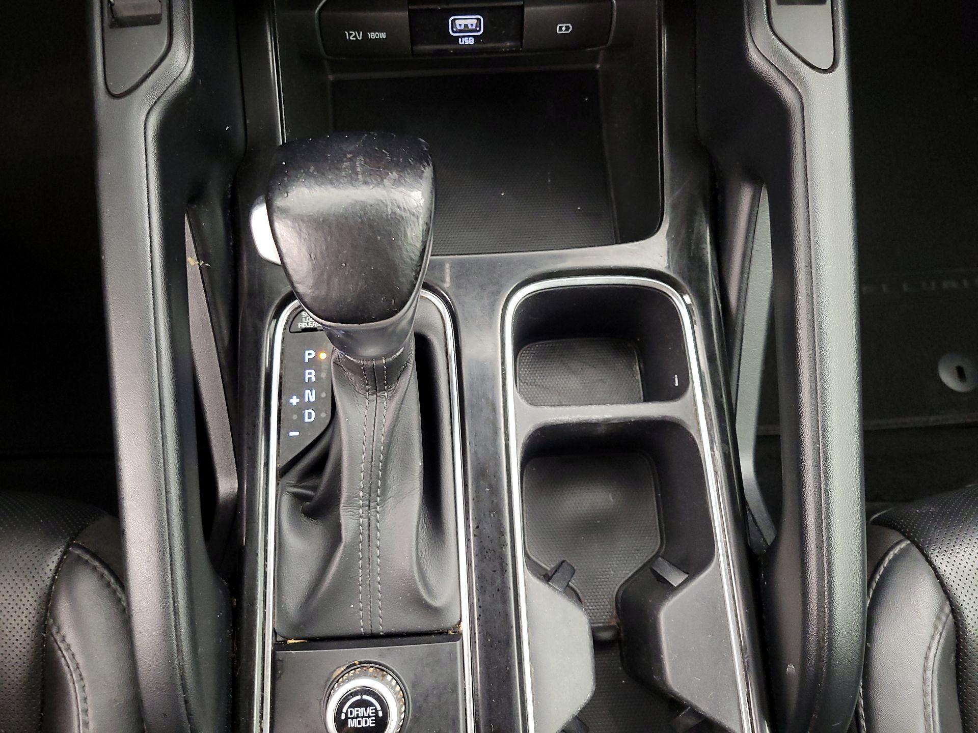 Thumbnail: 2020 Kia Telluride - 17