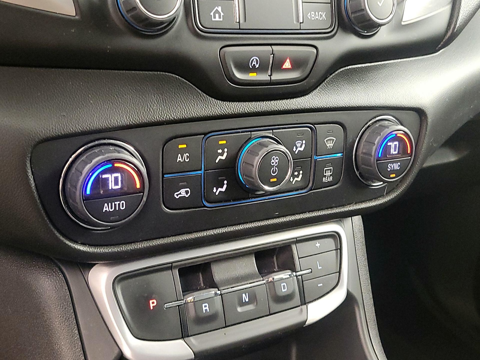 2022 GMC Terrain SLT - Photo 17