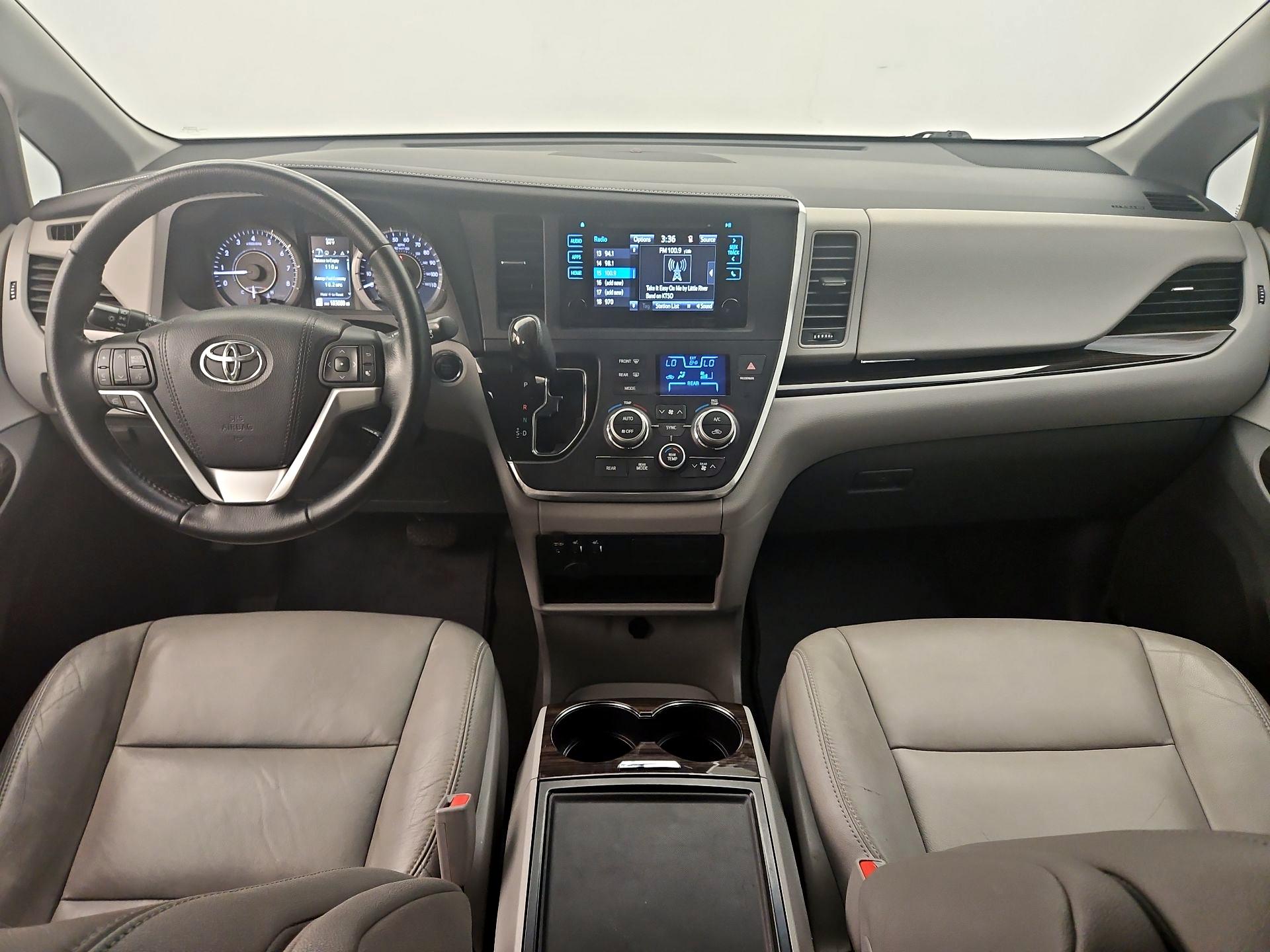 Thumbnail: 2015 Toyota Sienna - 9