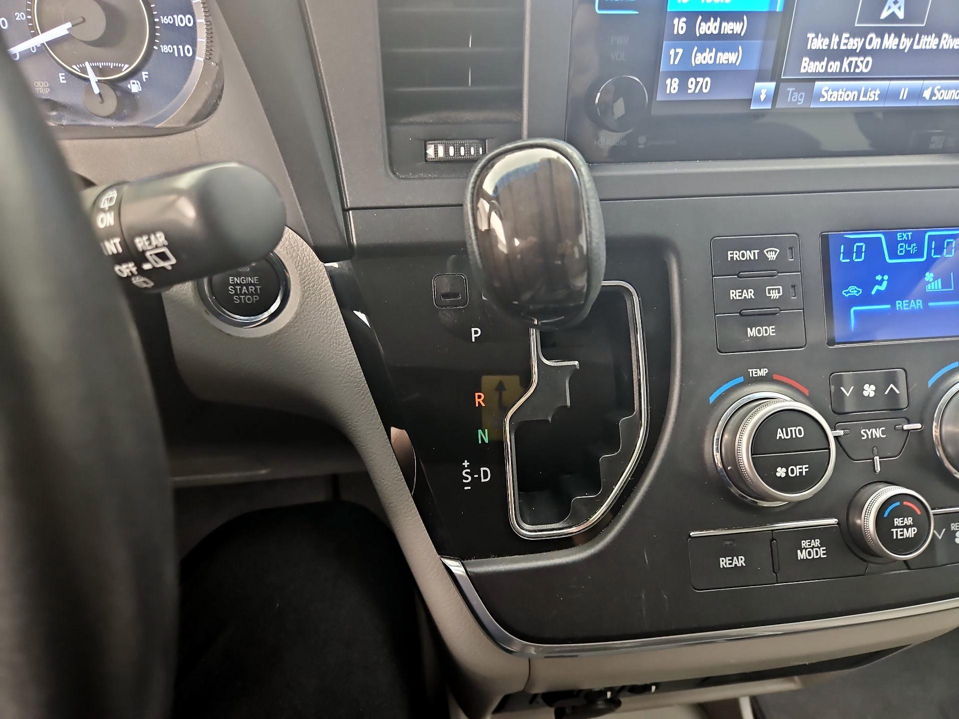 Thumbnail: 2015 Toyota Sienna - 18