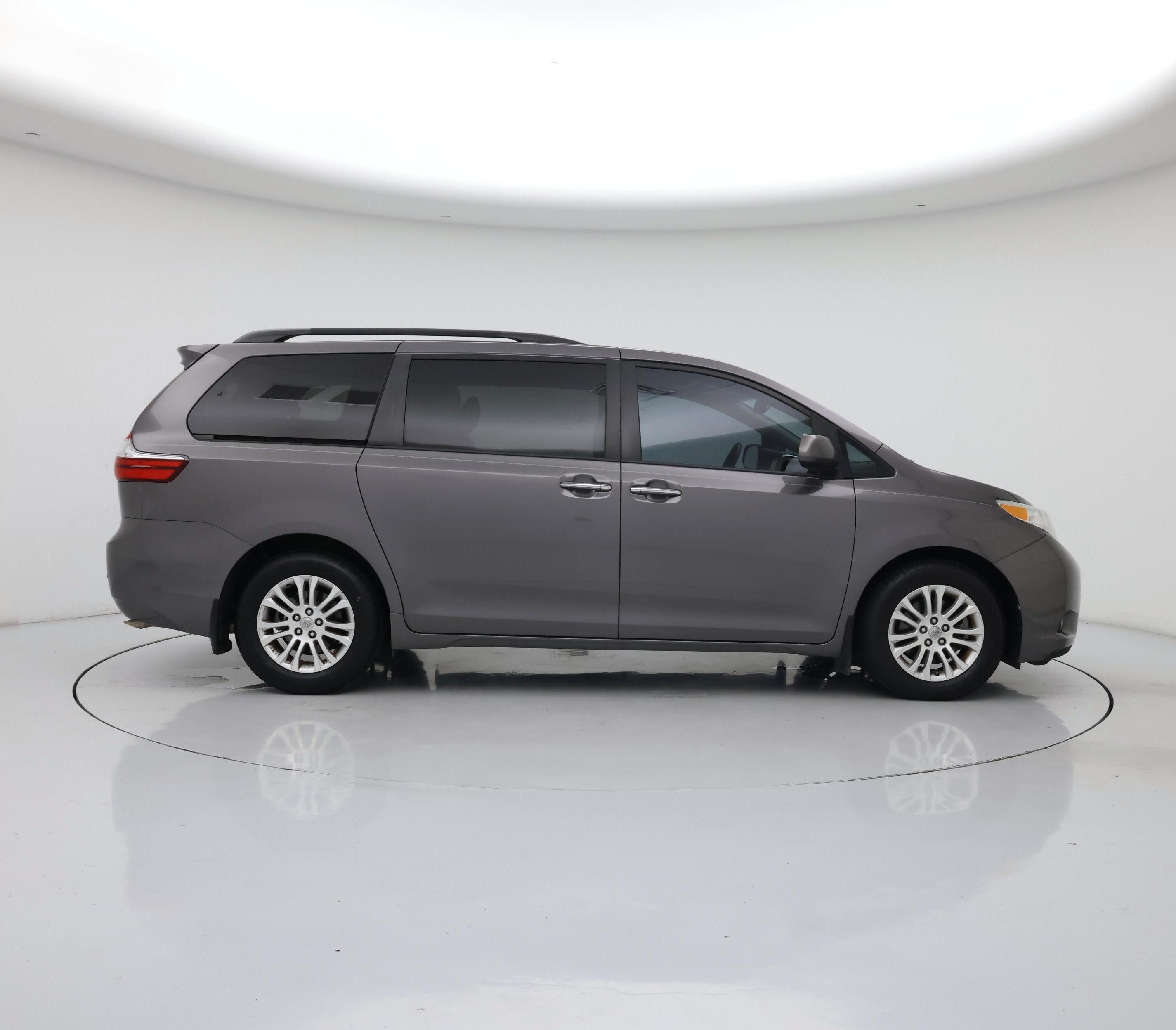 Thumbnail: 2015 Toyota Sienna - 7