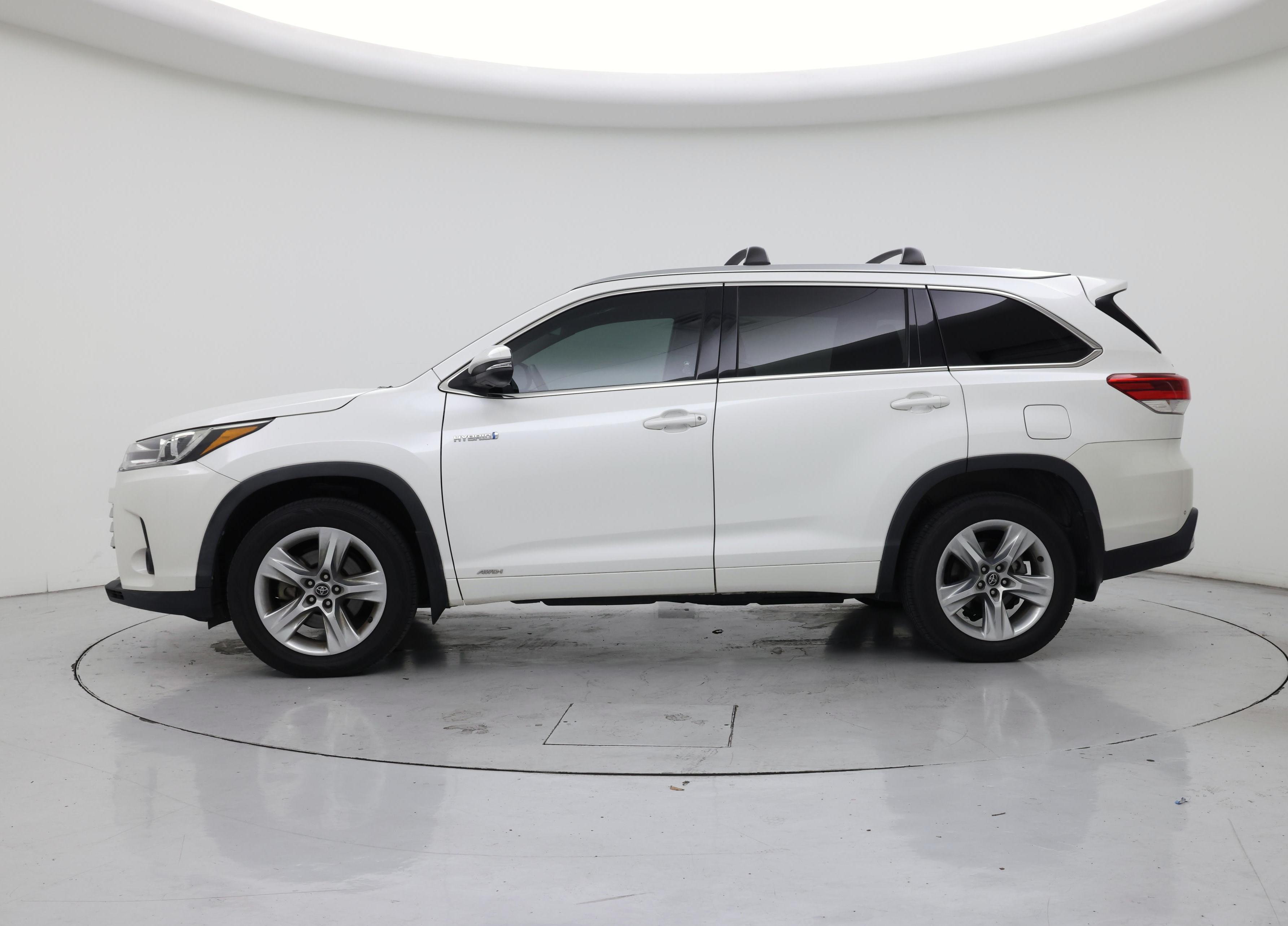 Thumbnail: 2018 Toyota Highlander - 3