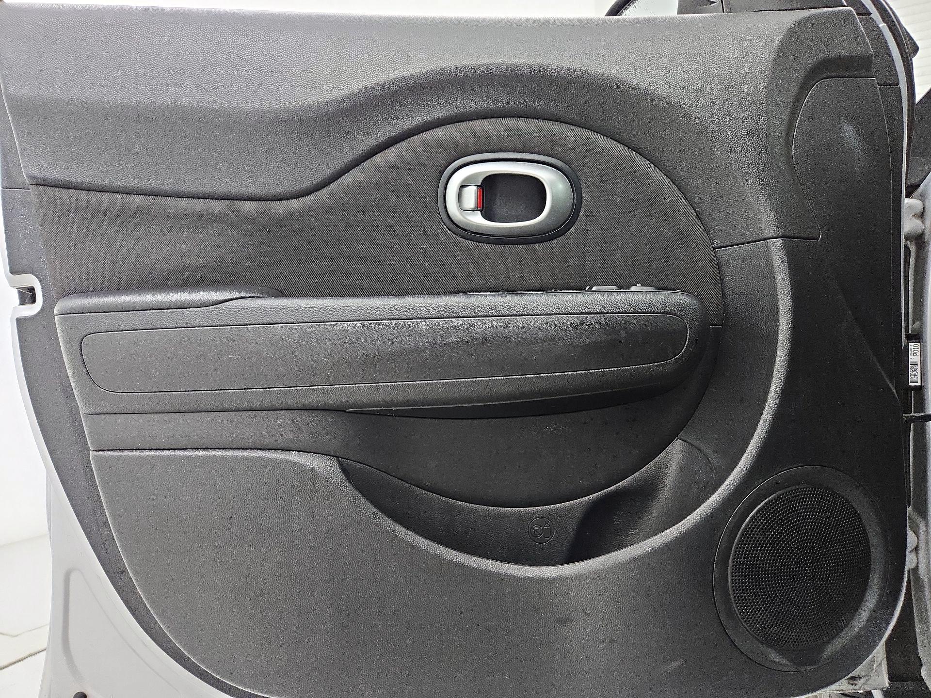 Thumbnail: 2016 Kia Soul - 12