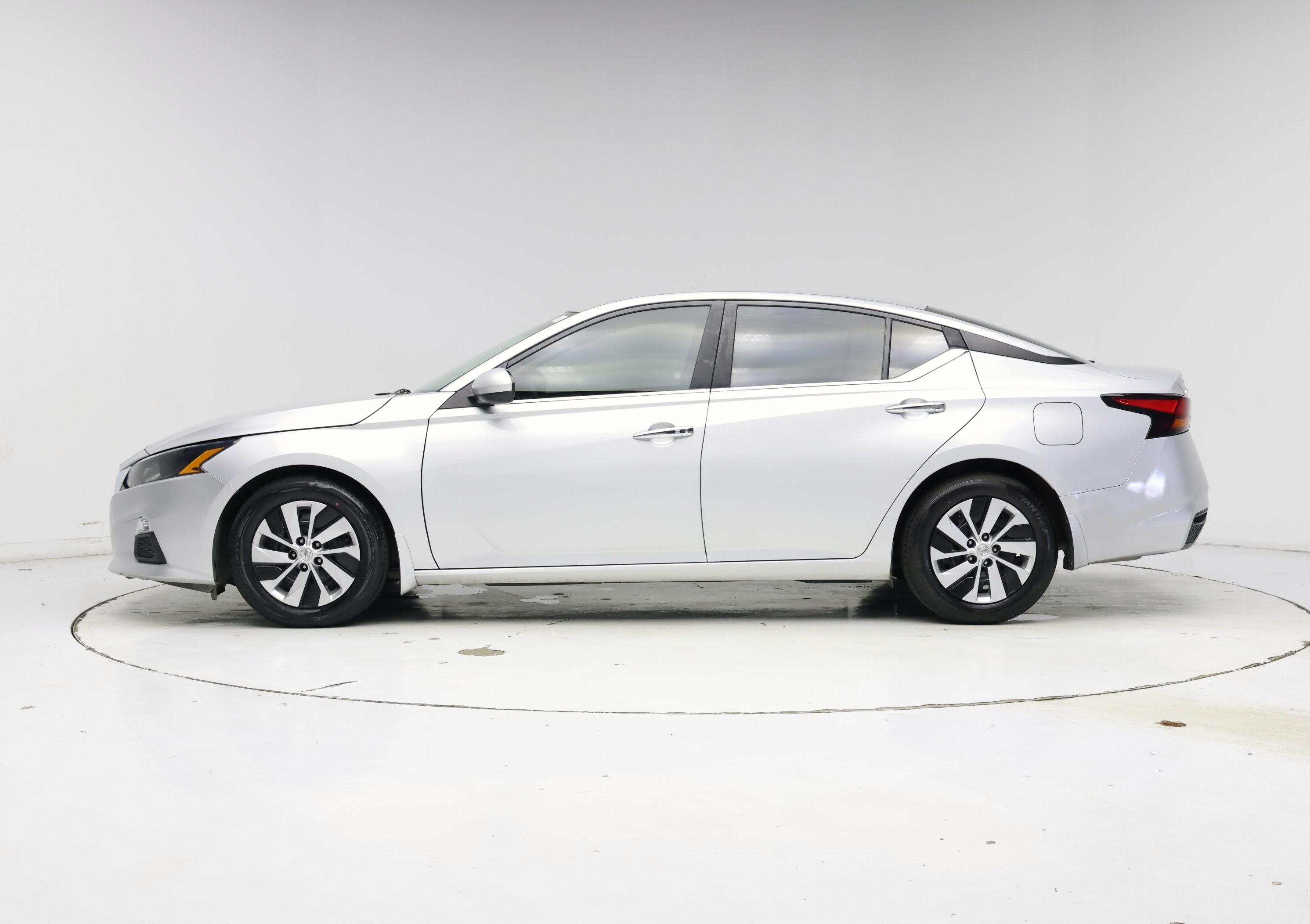 Thumbnail: 2022 Nissan Altima - 3