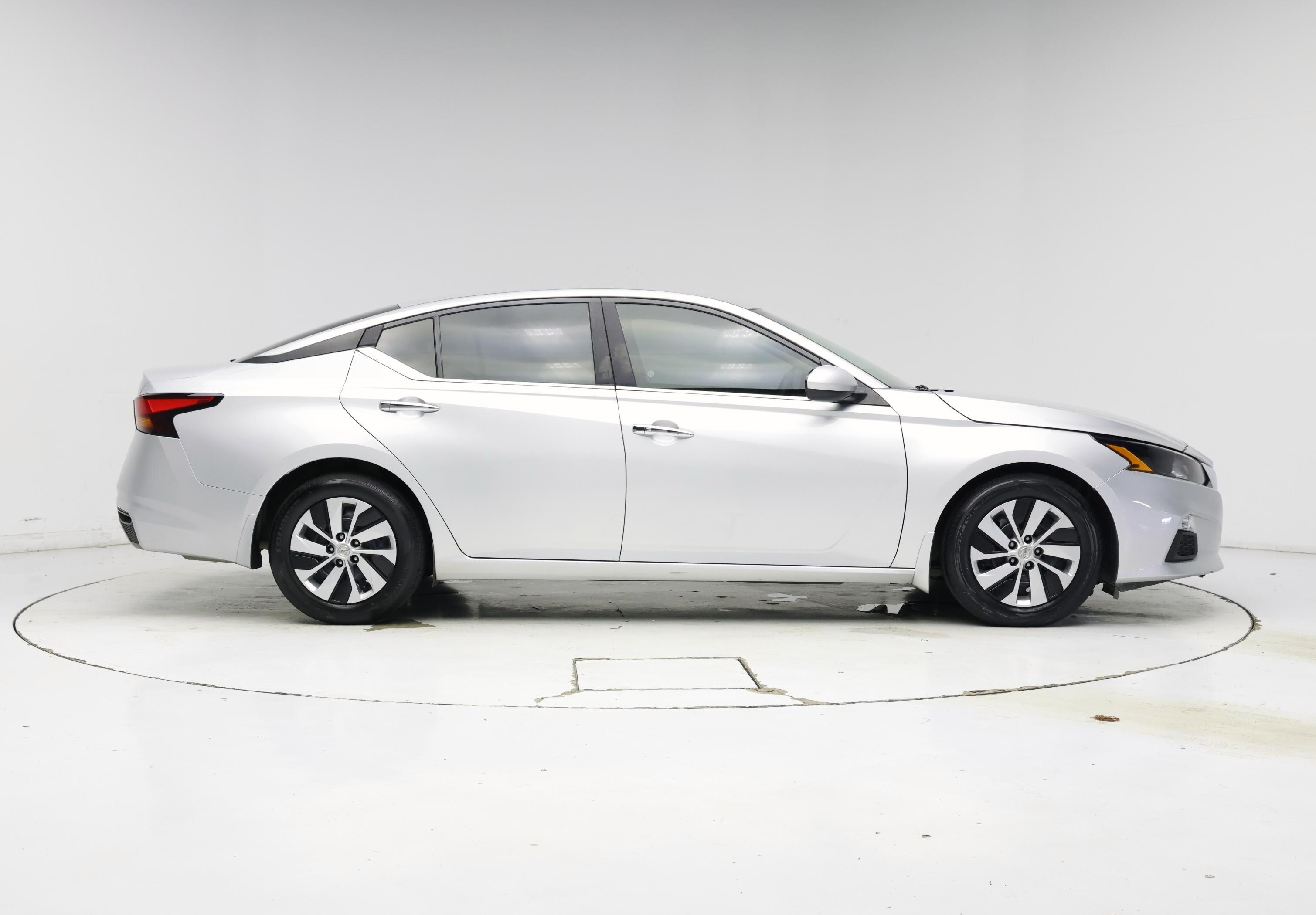 Thumbnail: 2022 Nissan Altima - 7