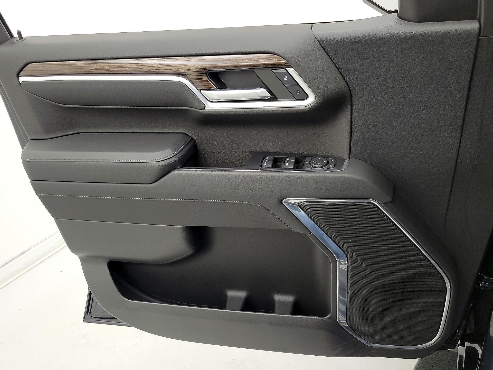 Thumbnail: 2022 Chevrolet Silverado 1500 - 12