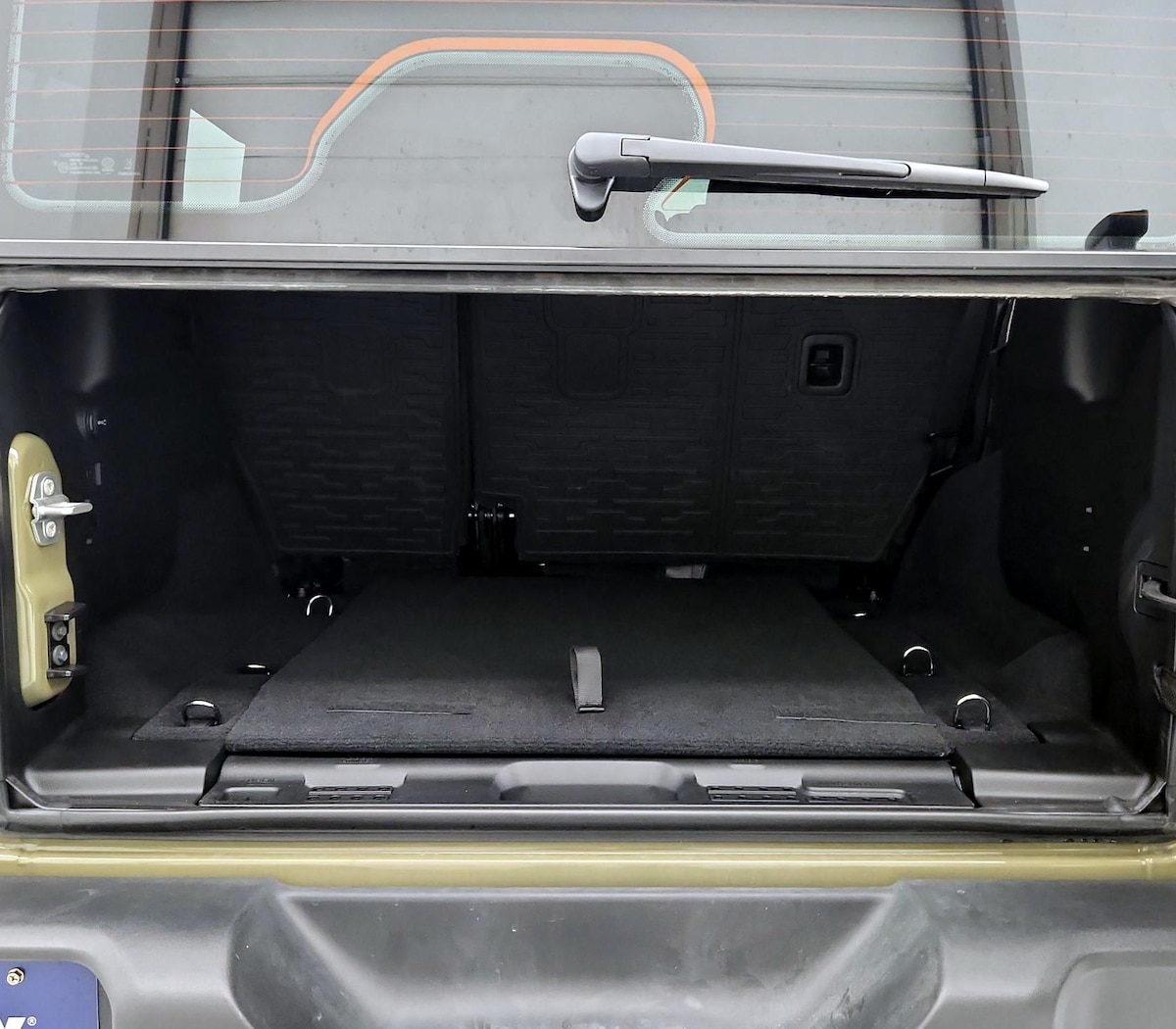 Trunk/Cargo (Seats Up)