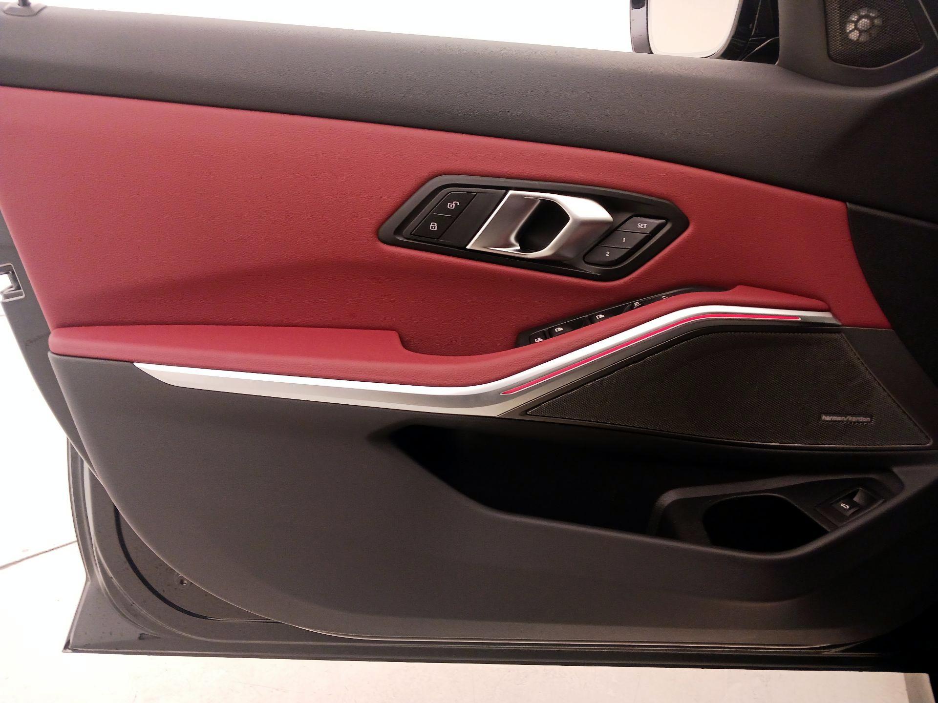Thumbnail: 2025 BMW 3 Series - 12