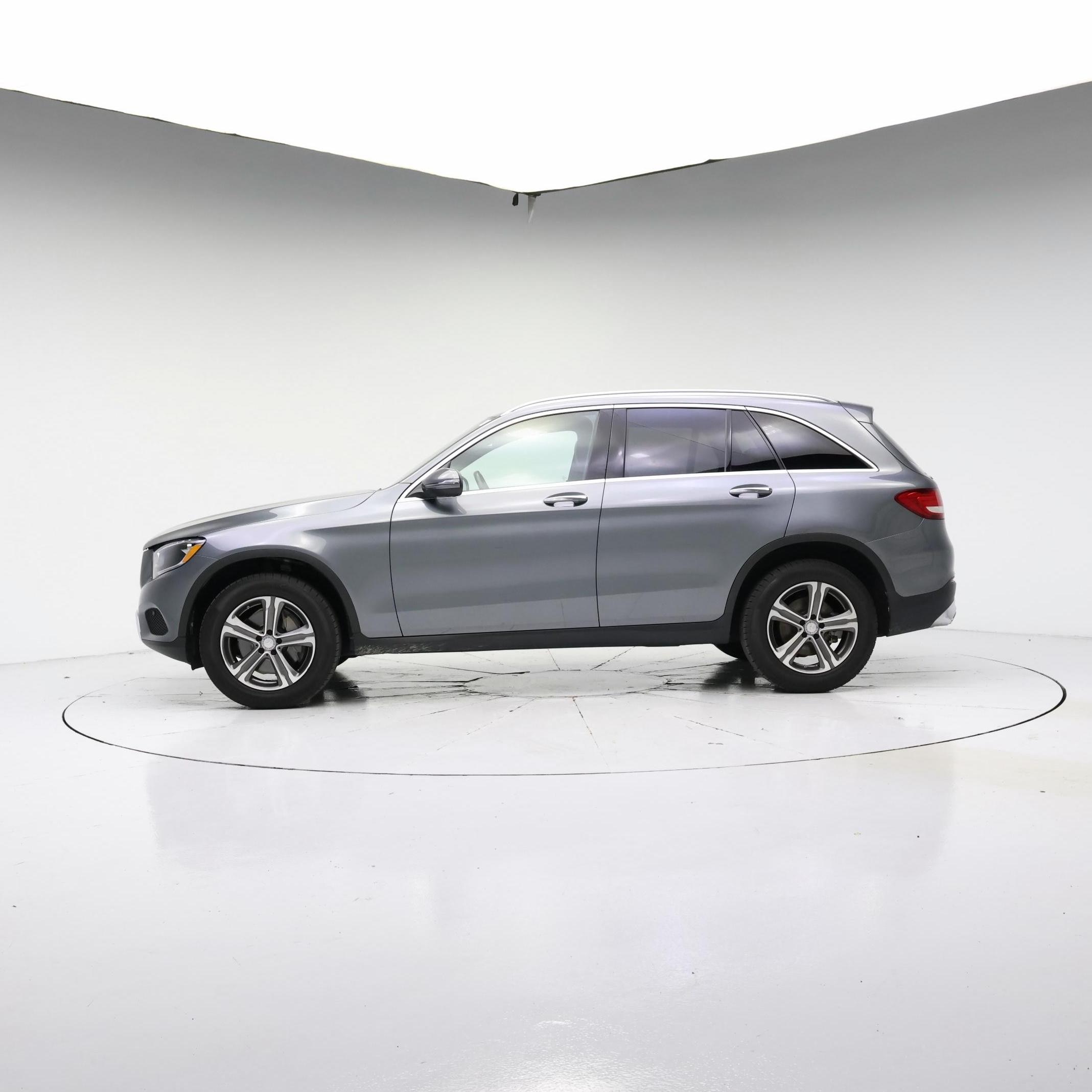Thumbnail: 2017 Mercedes-Benz GLC - 3