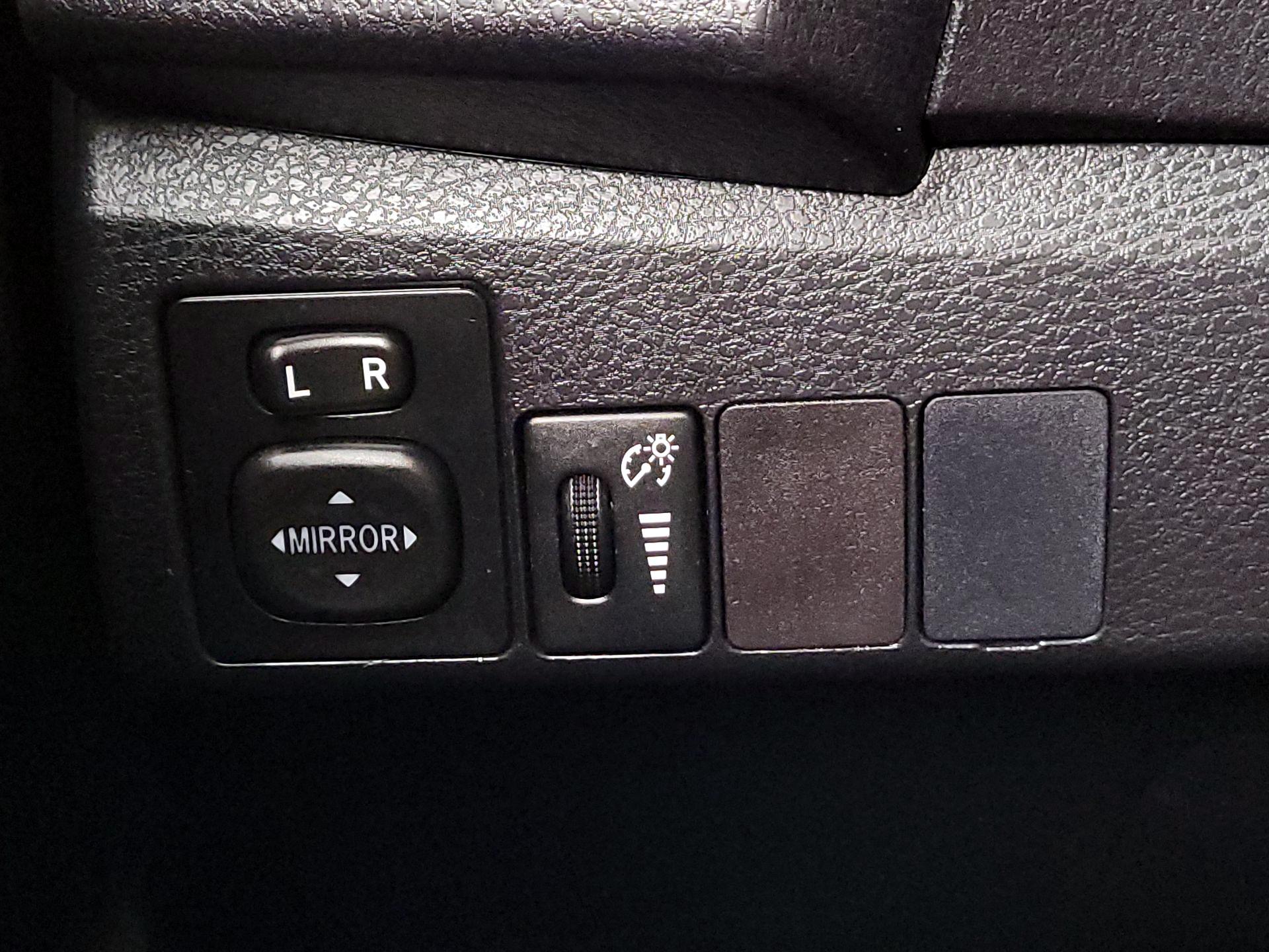 Thumbnail: 2015 Toyota Corolla - 13