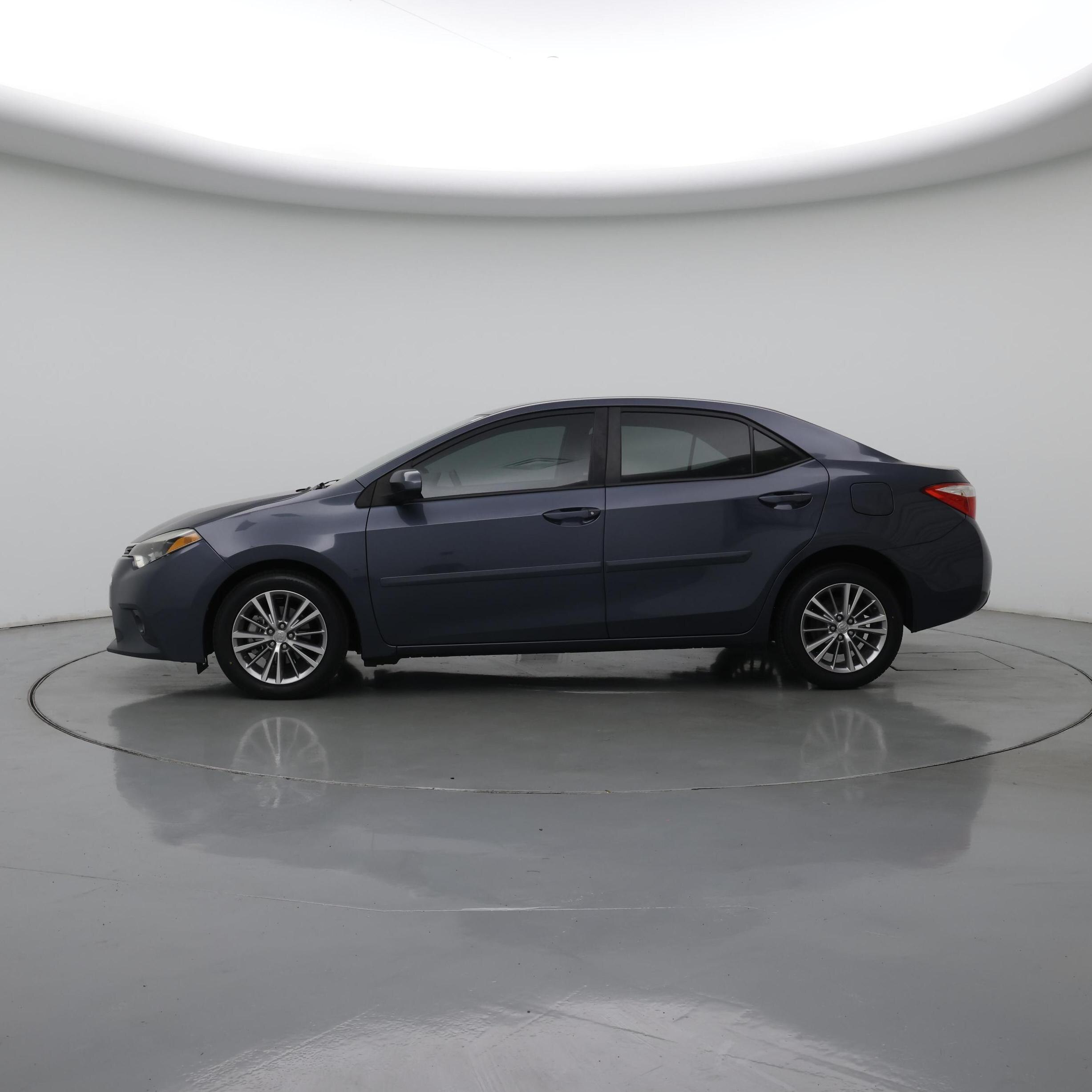 Thumbnail: 2015 Toyota Corolla - 3
