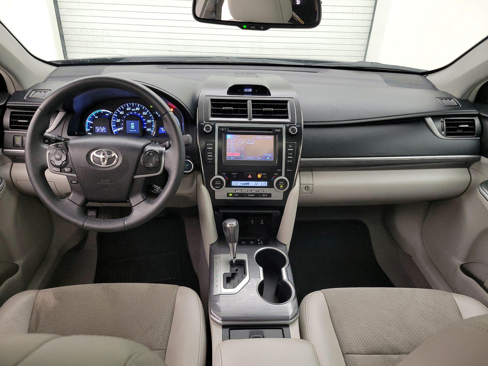 Thumbnail: 2014 Toyota Camry - 9