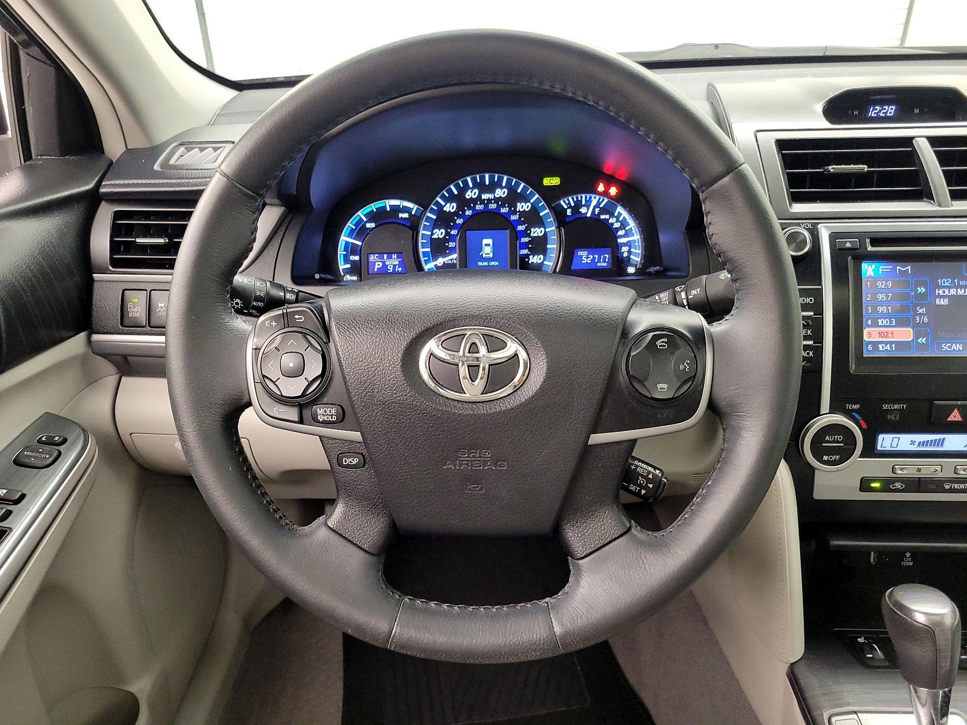 Thumbnail: 2014 Toyota Camry - 10