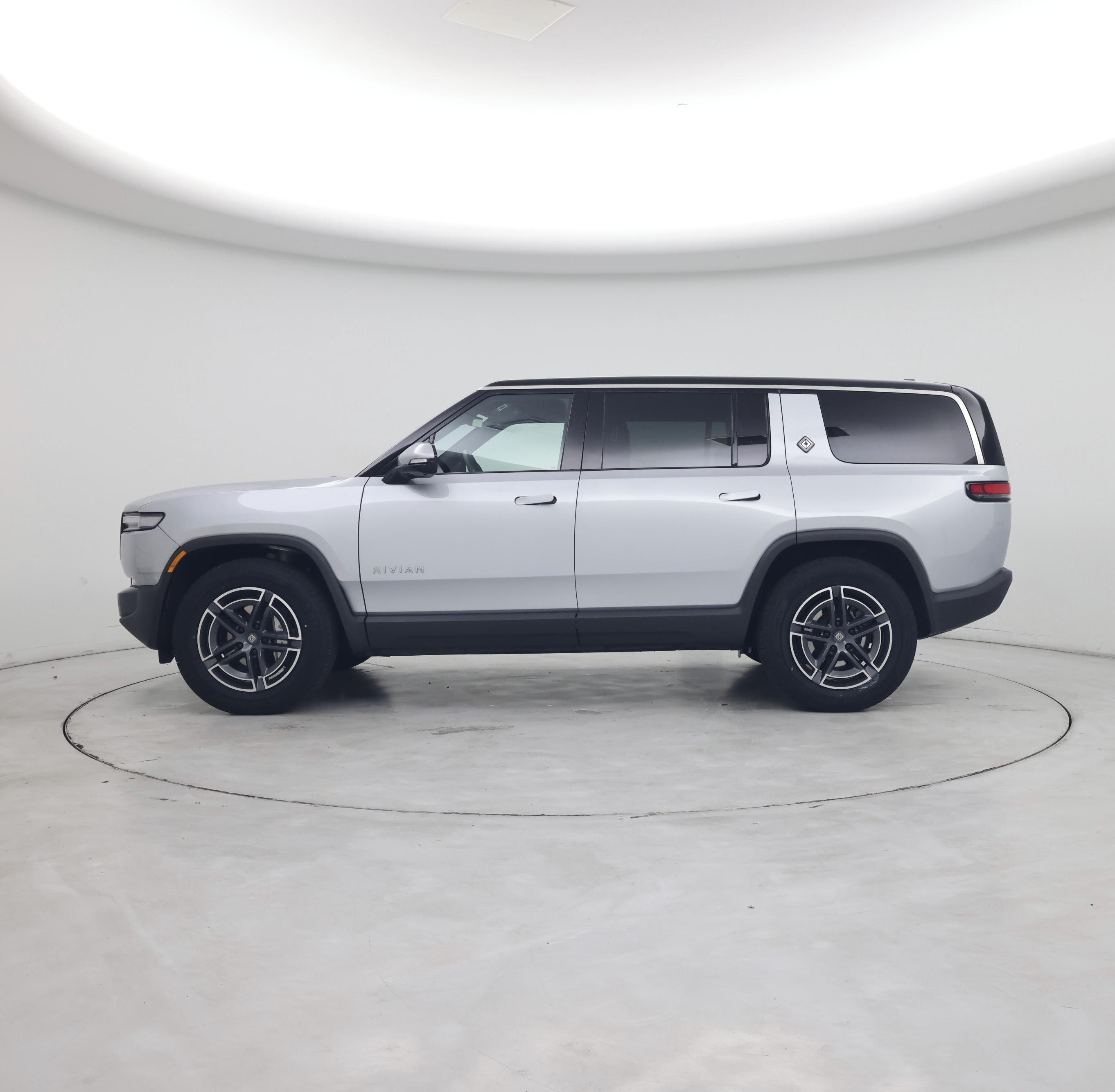 Thumbnail: 2025 Rivian R1S - 3
