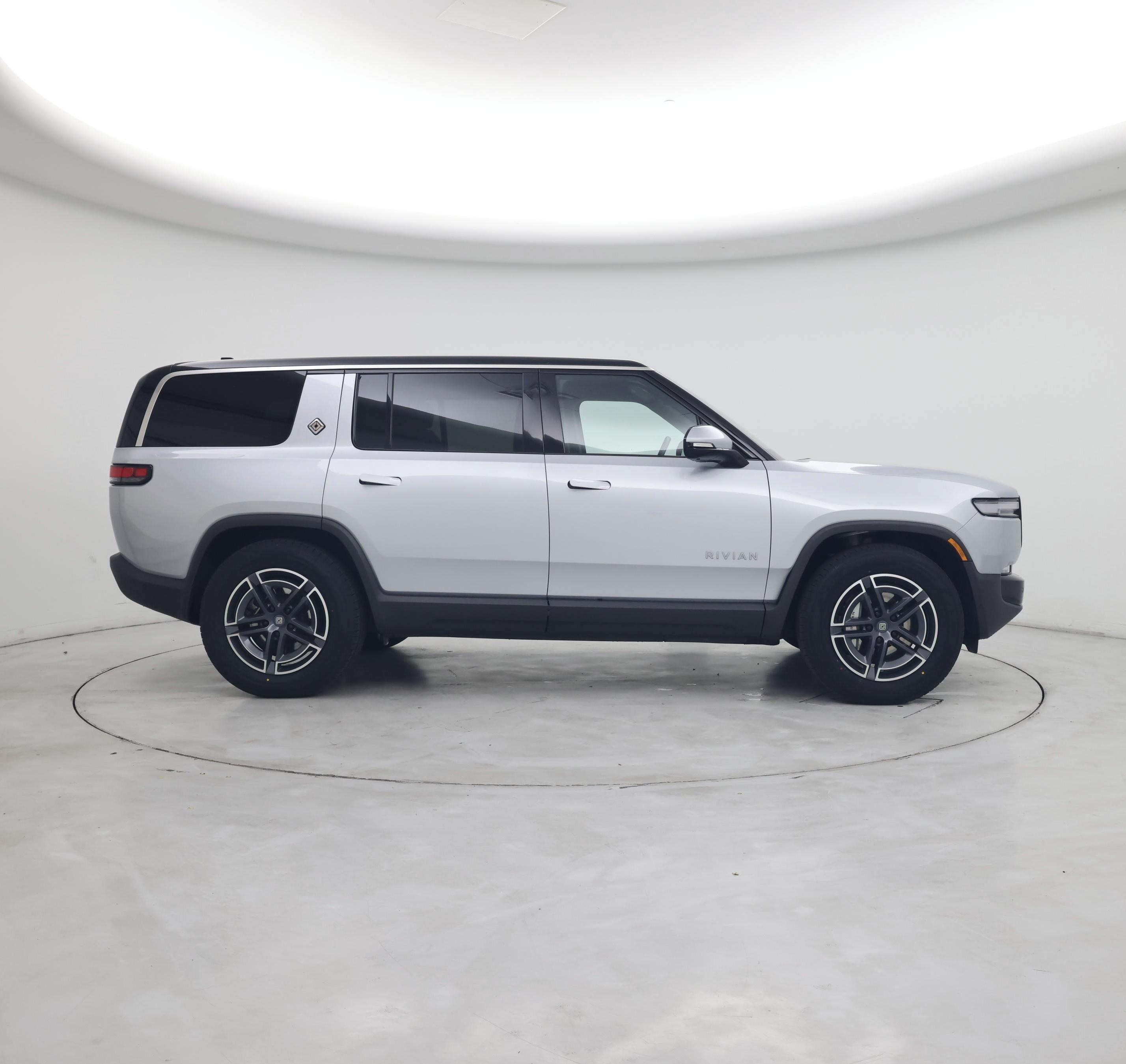 Thumbnail: 2025 Rivian R1S - 7