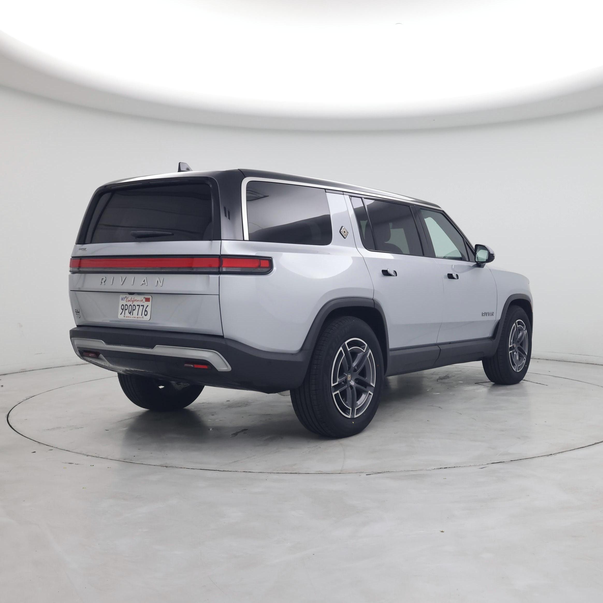 Thumbnail: 2025 Rivian R1S - 8