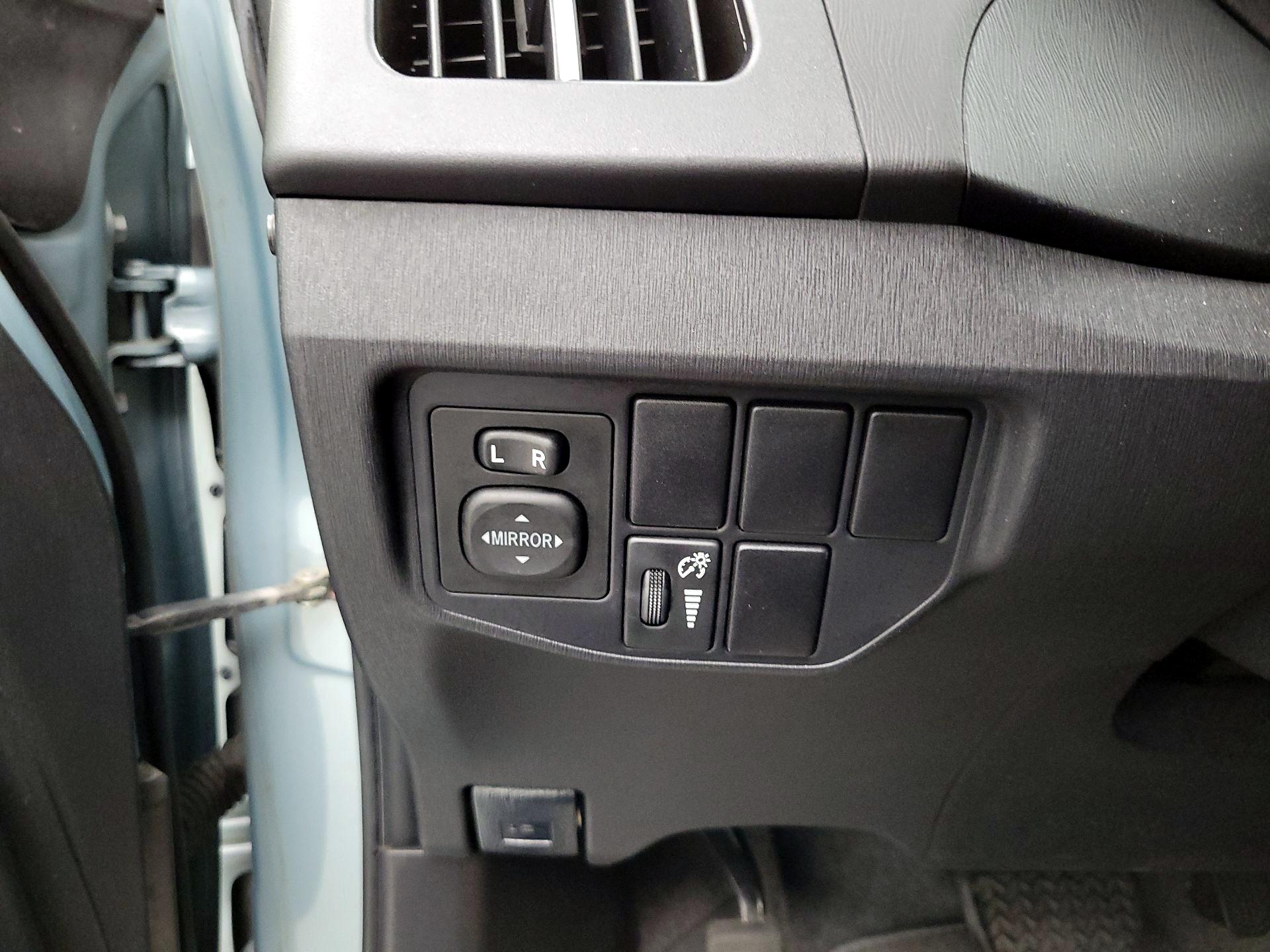 Thumbnail: 2015 Toyota Prius - 13