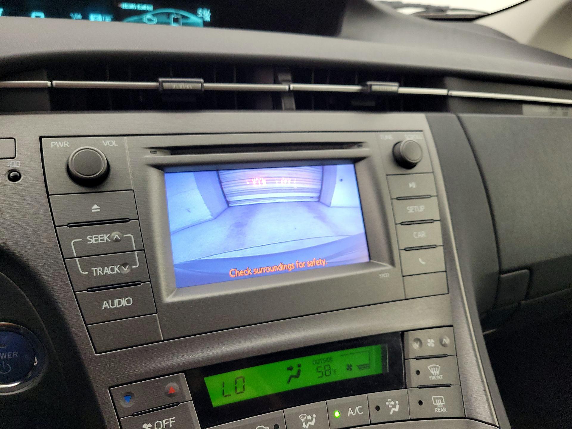 Thumbnail: 2015 Toyota Prius - 14