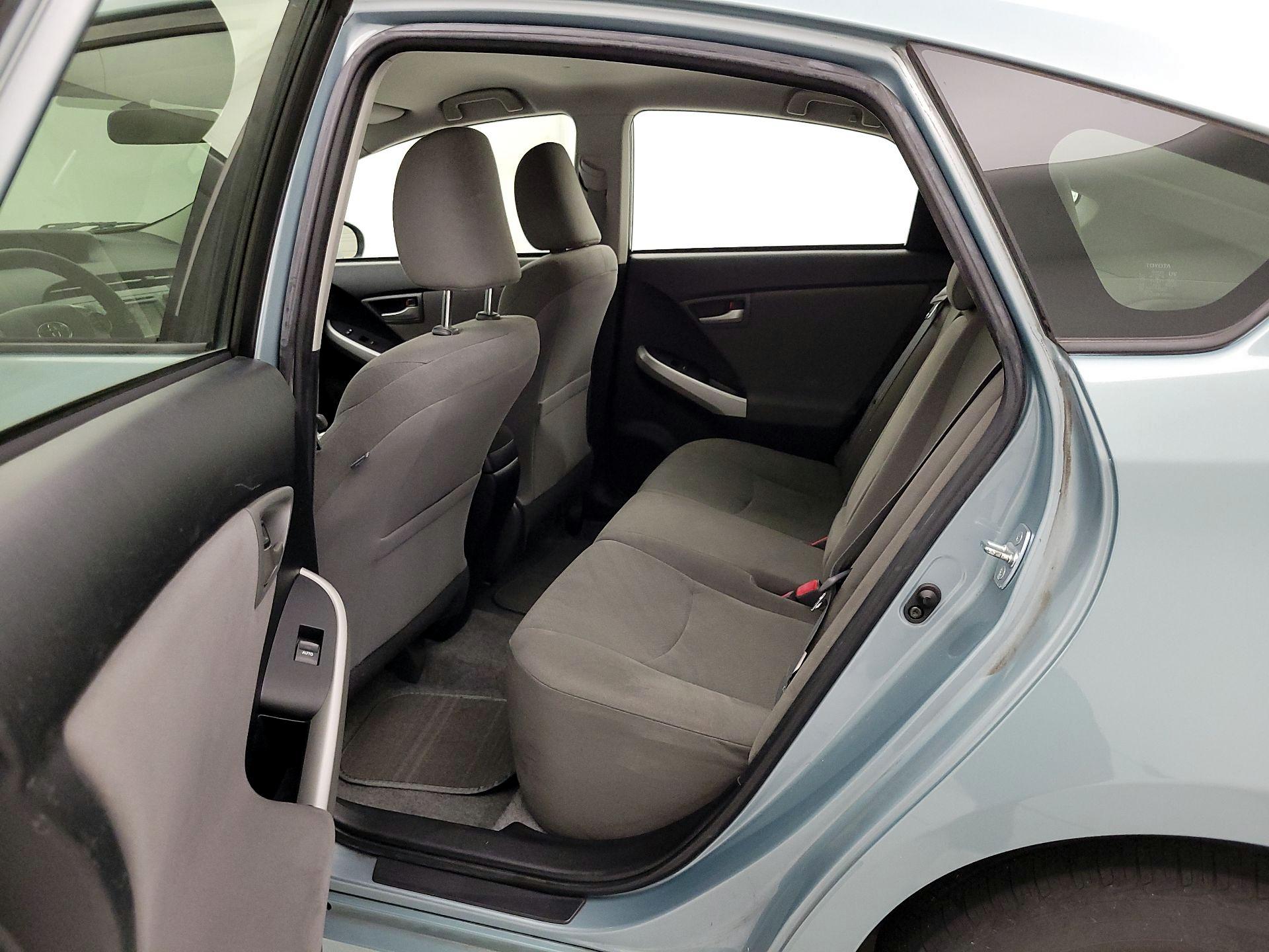Thumbnail: 2015 Toyota Prius - 18