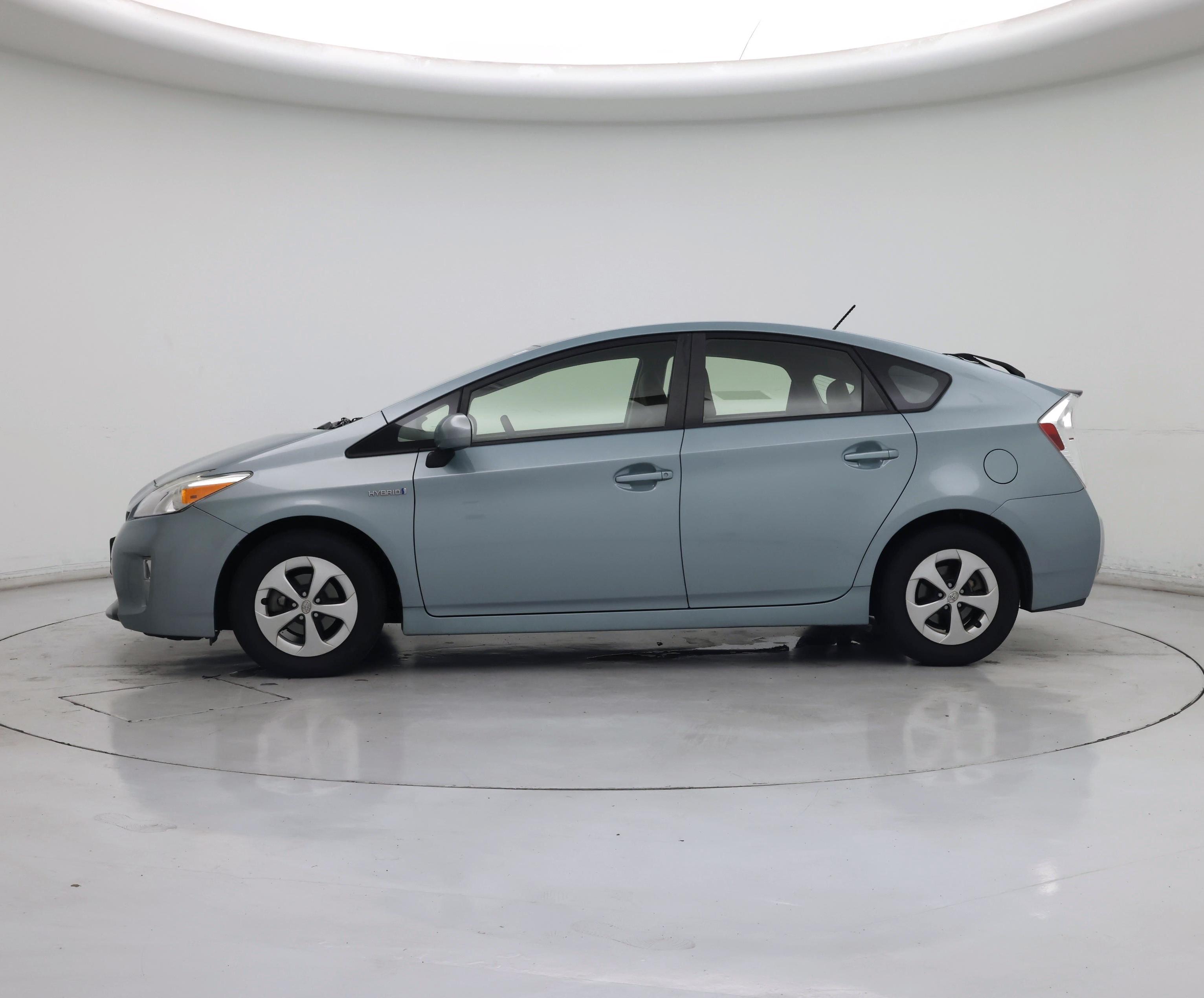 Thumbnail: 2015 Toyota Prius - 3