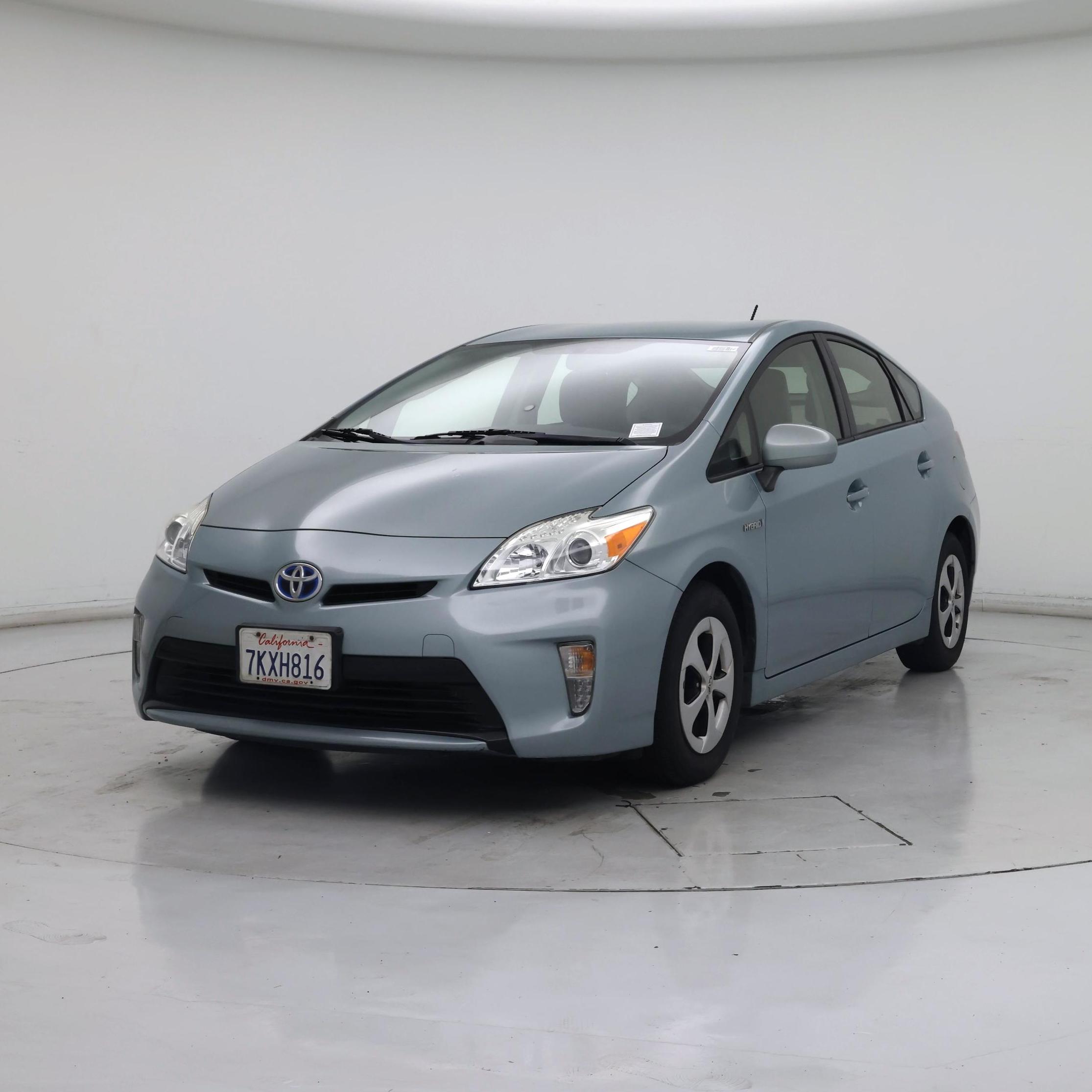 Thumbnail: 2015 Toyota Prius - 4
