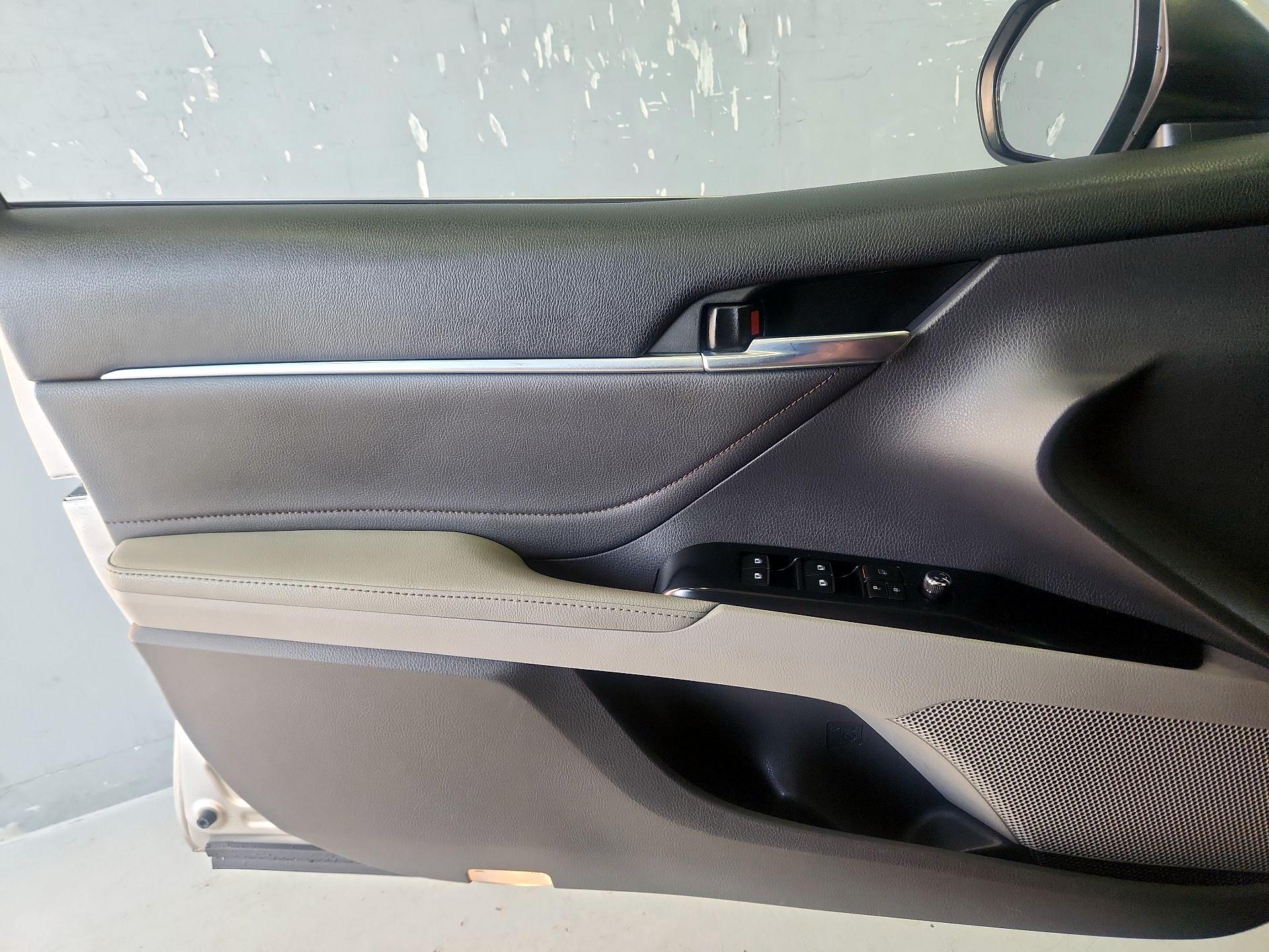 Thumbnail: 2018 Toyota Camry - 12