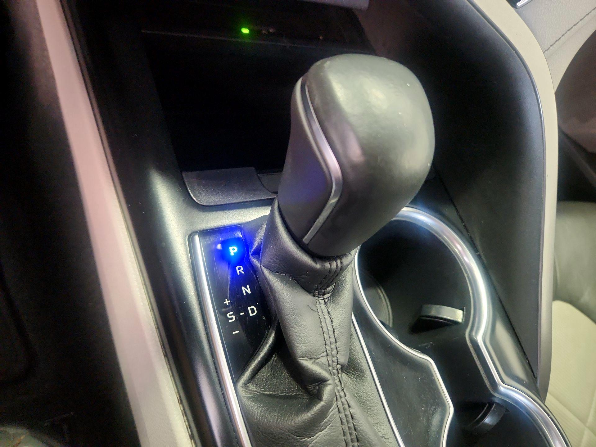 Thumbnail: 2018 Toyota Camry - 17