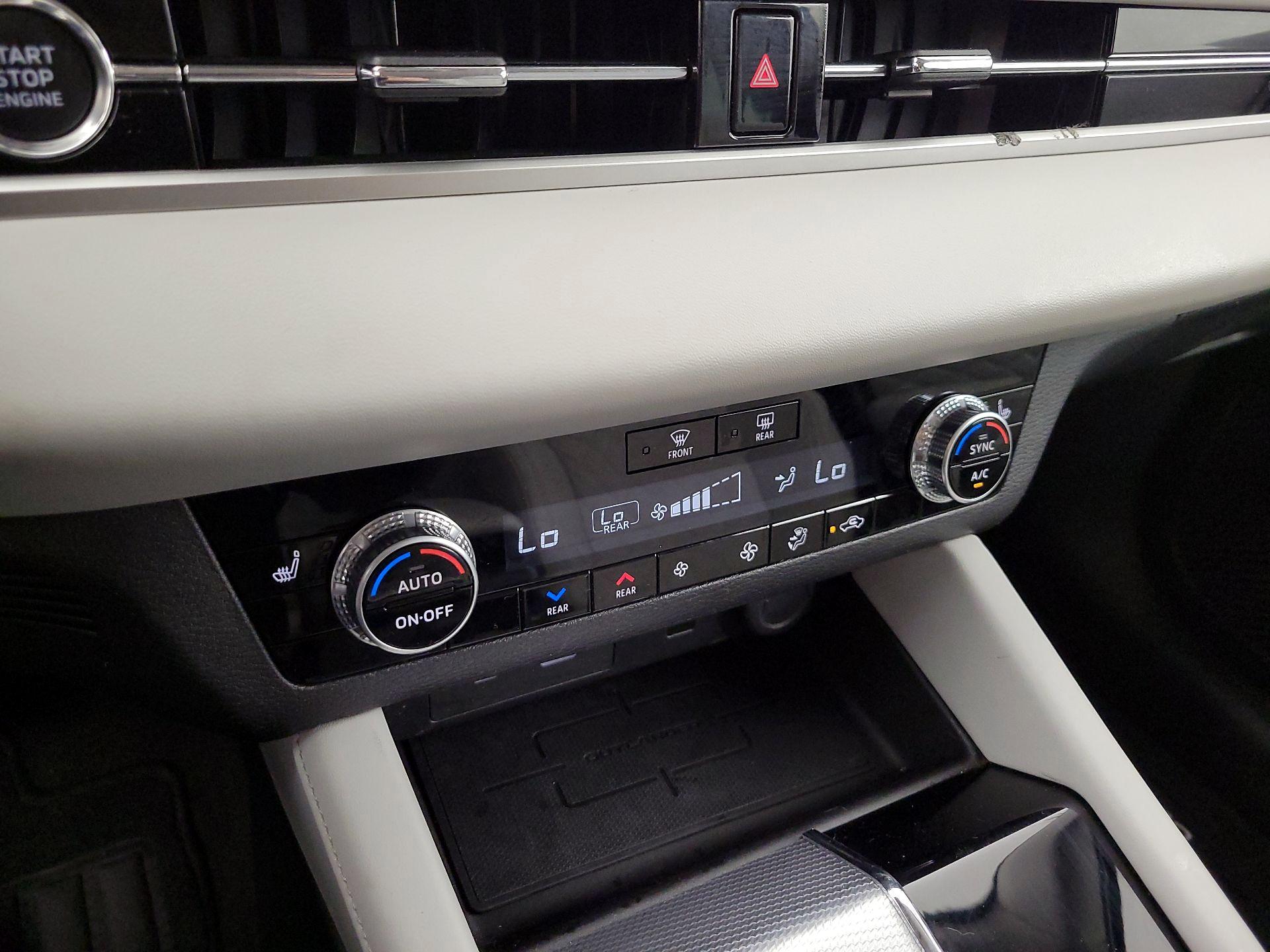 Thumbnail: 2022 Mitsubishi Outlander - 17
