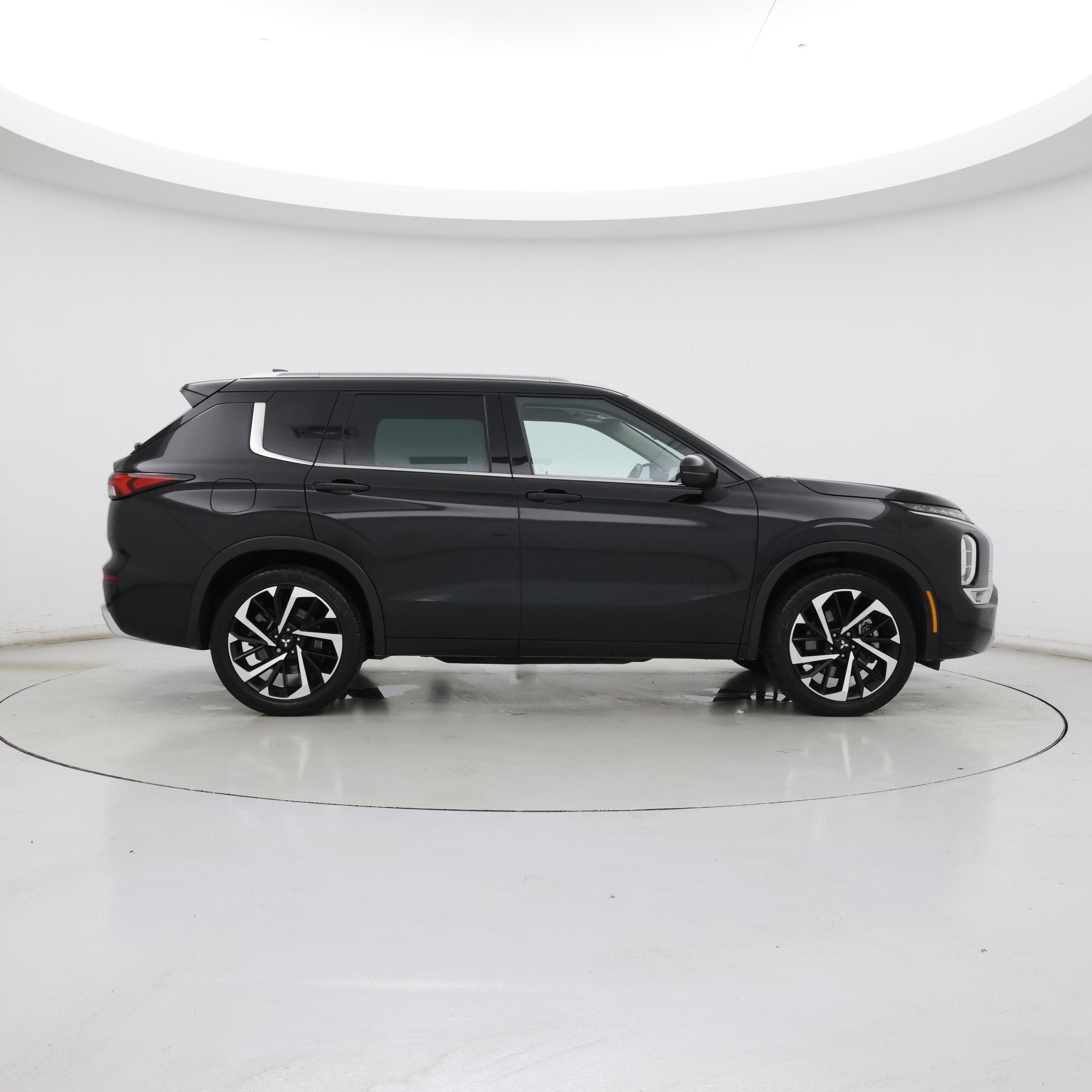 Thumbnail: 2022 Mitsubishi Outlander - 7
