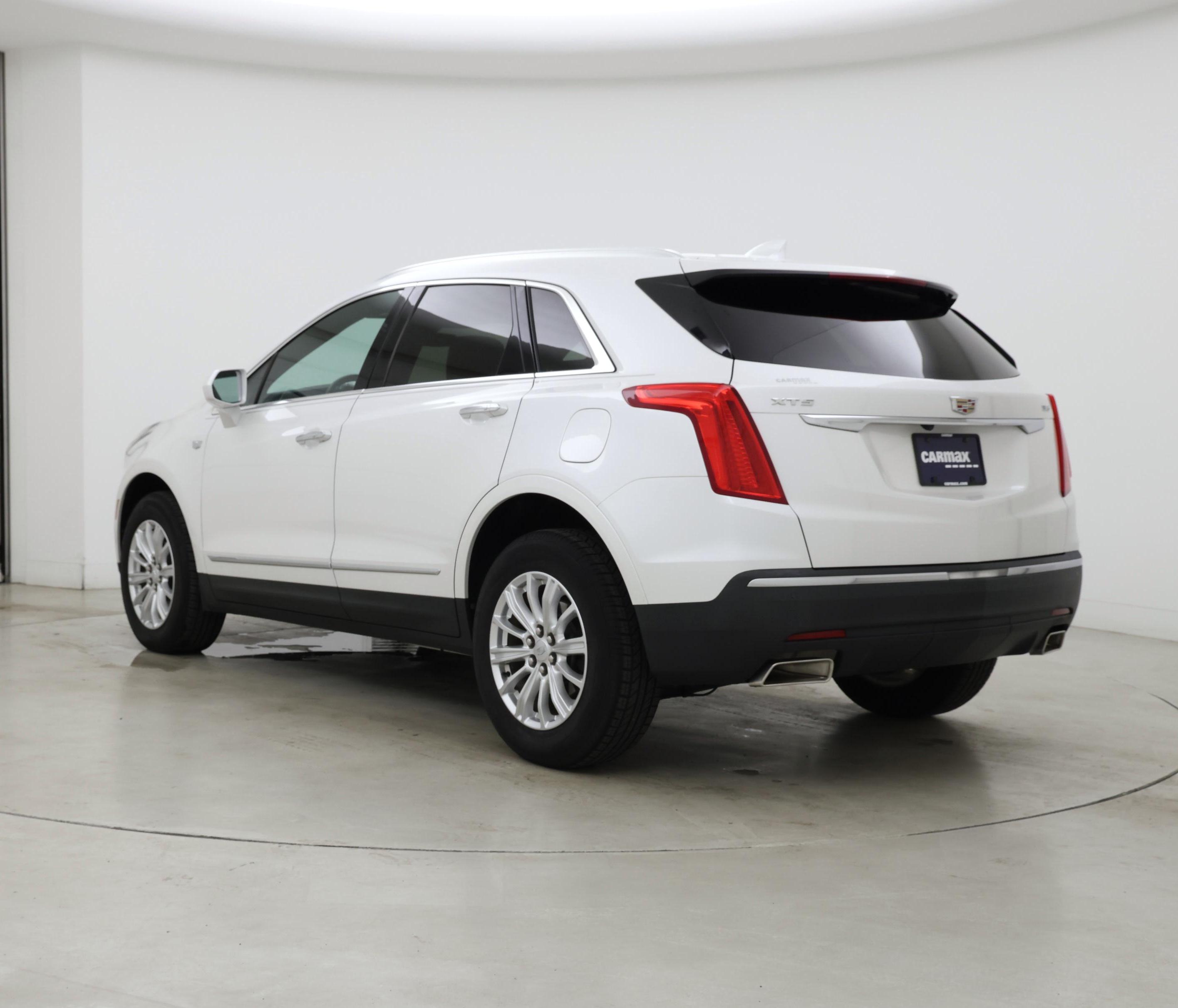 Thumbnail: 2017 Cadillac XT5 - 2