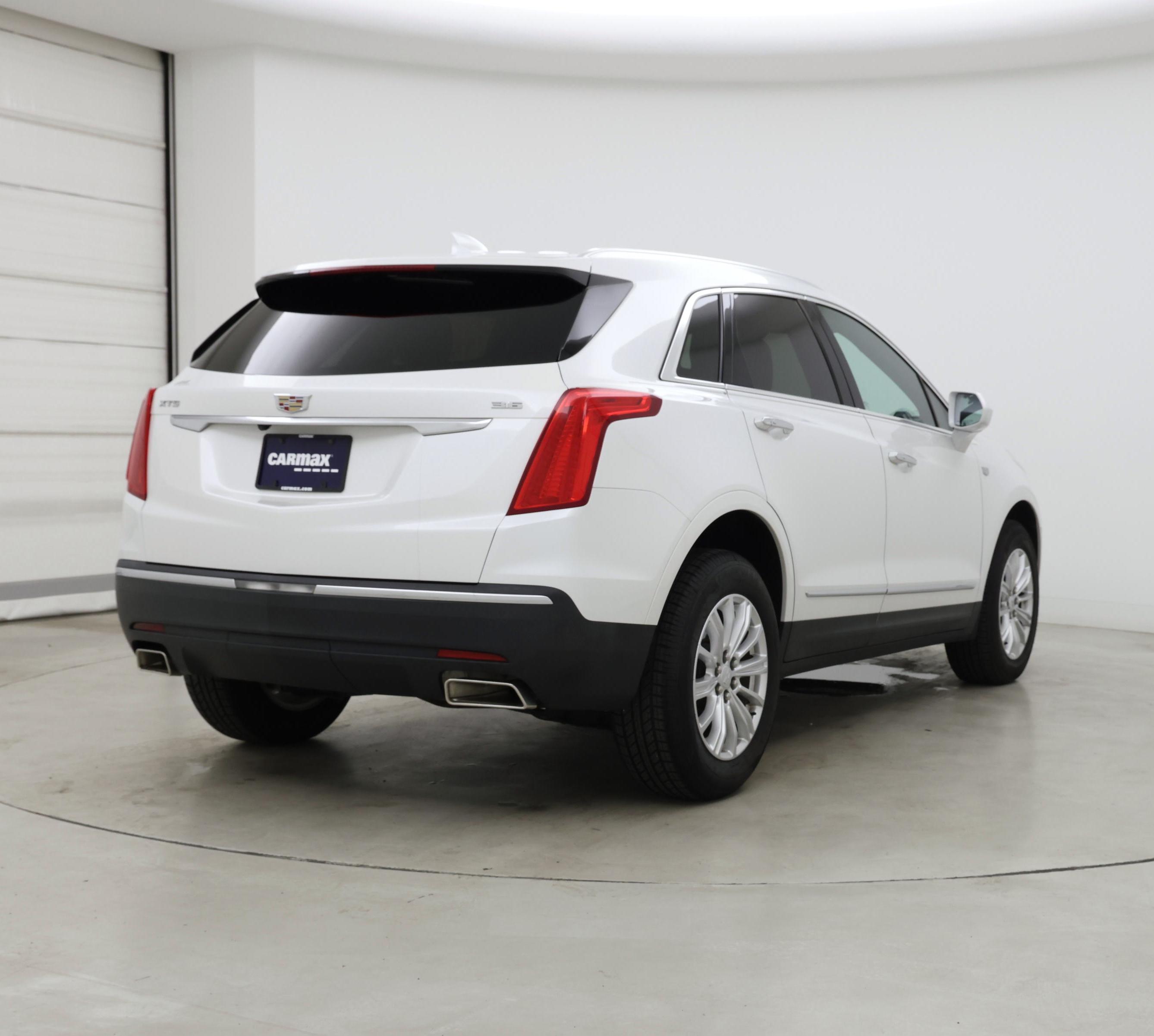 Thumbnail: 2017 Cadillac XT5 - 8