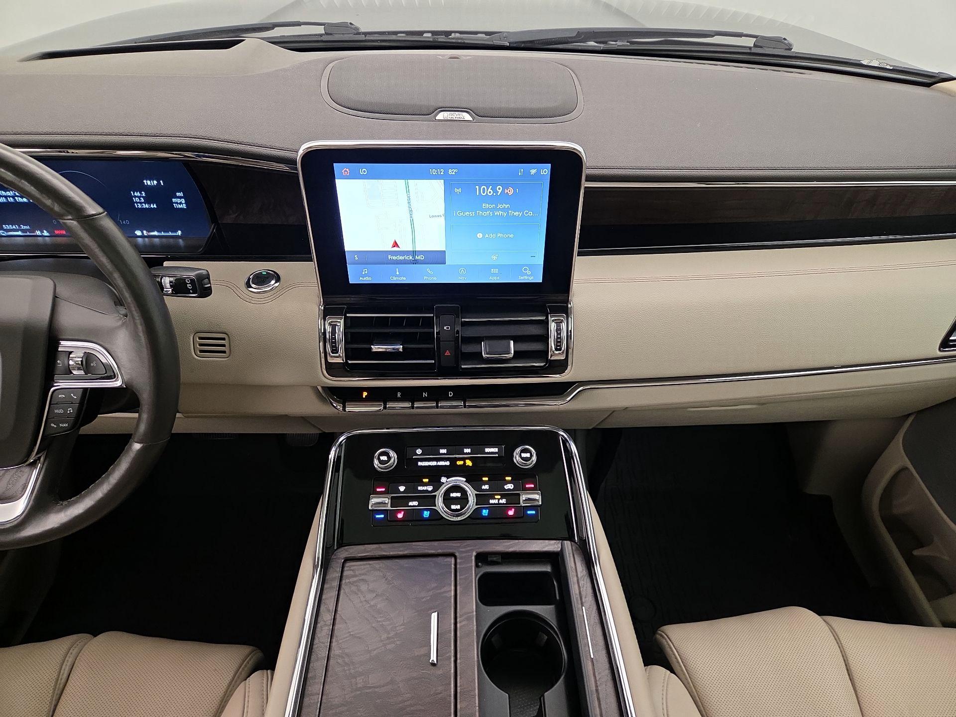 Thumbnail: 2020 Lincoln Navigator L - 9