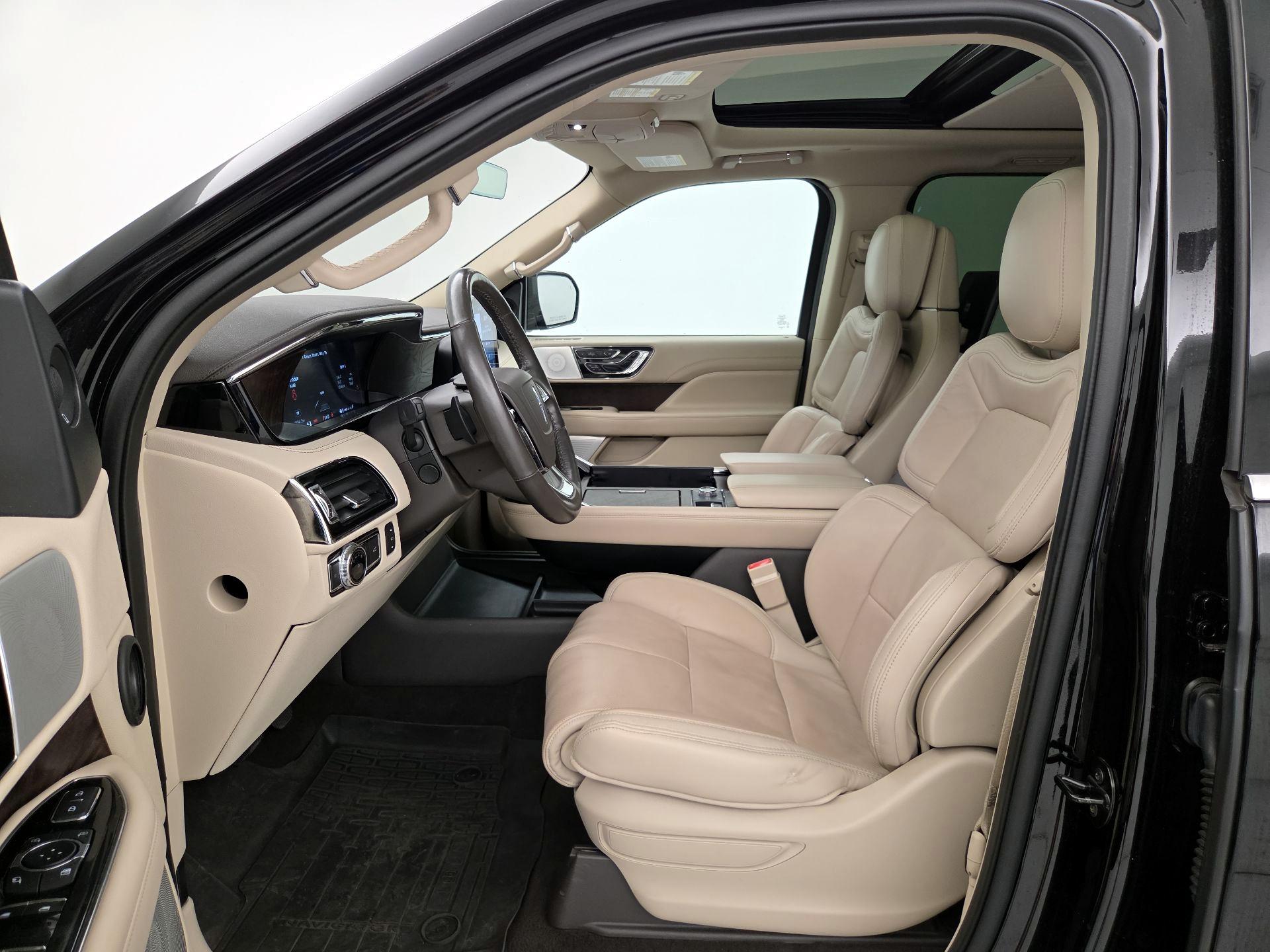 Thumbnail: 2020 Lincoln Navigator L - 11