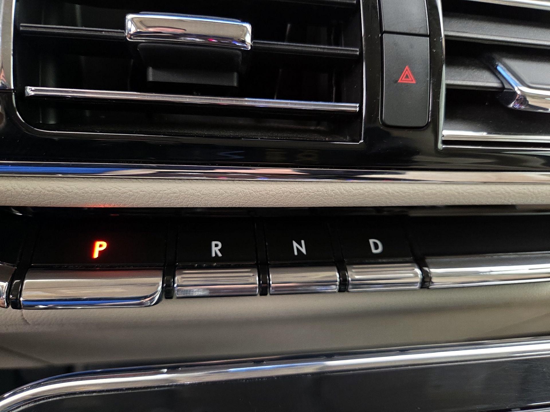 Thumbnail: 2020 Lincoln Navigator L - 18