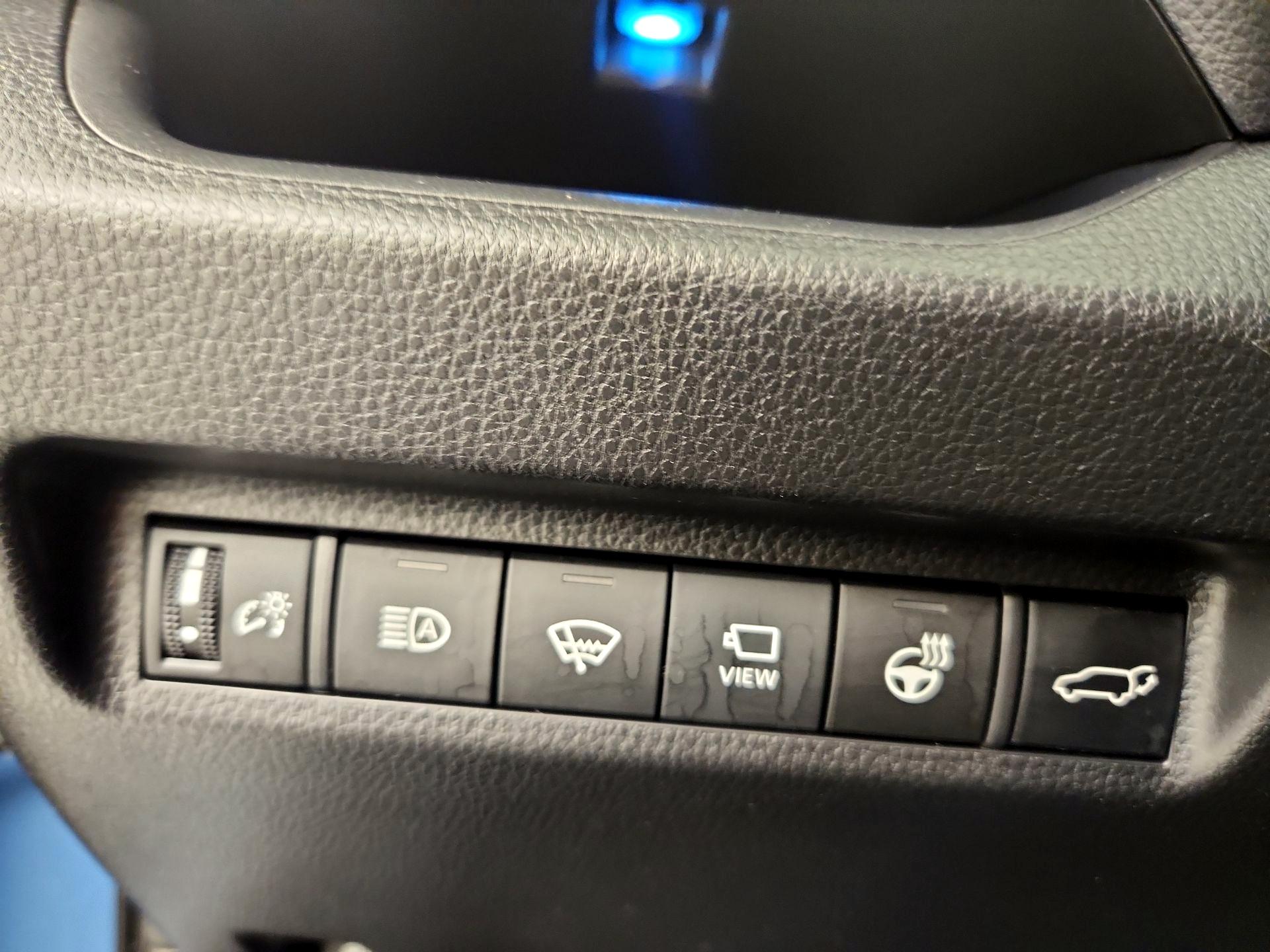 Thumbnail: 2022 Toyota RAV4 - 13