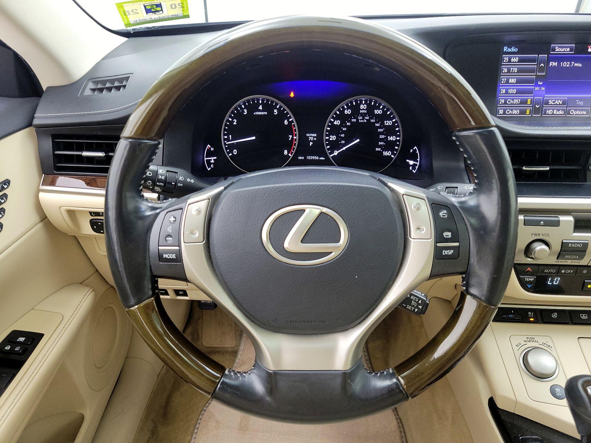 Thumbnail: 2015 Lexus ES - 10