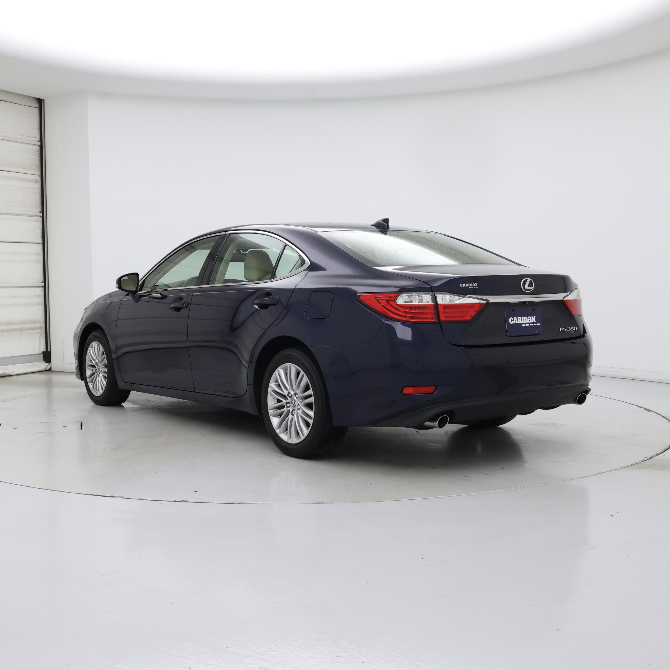 Thumbnail: 2015 Lexus ES - 2