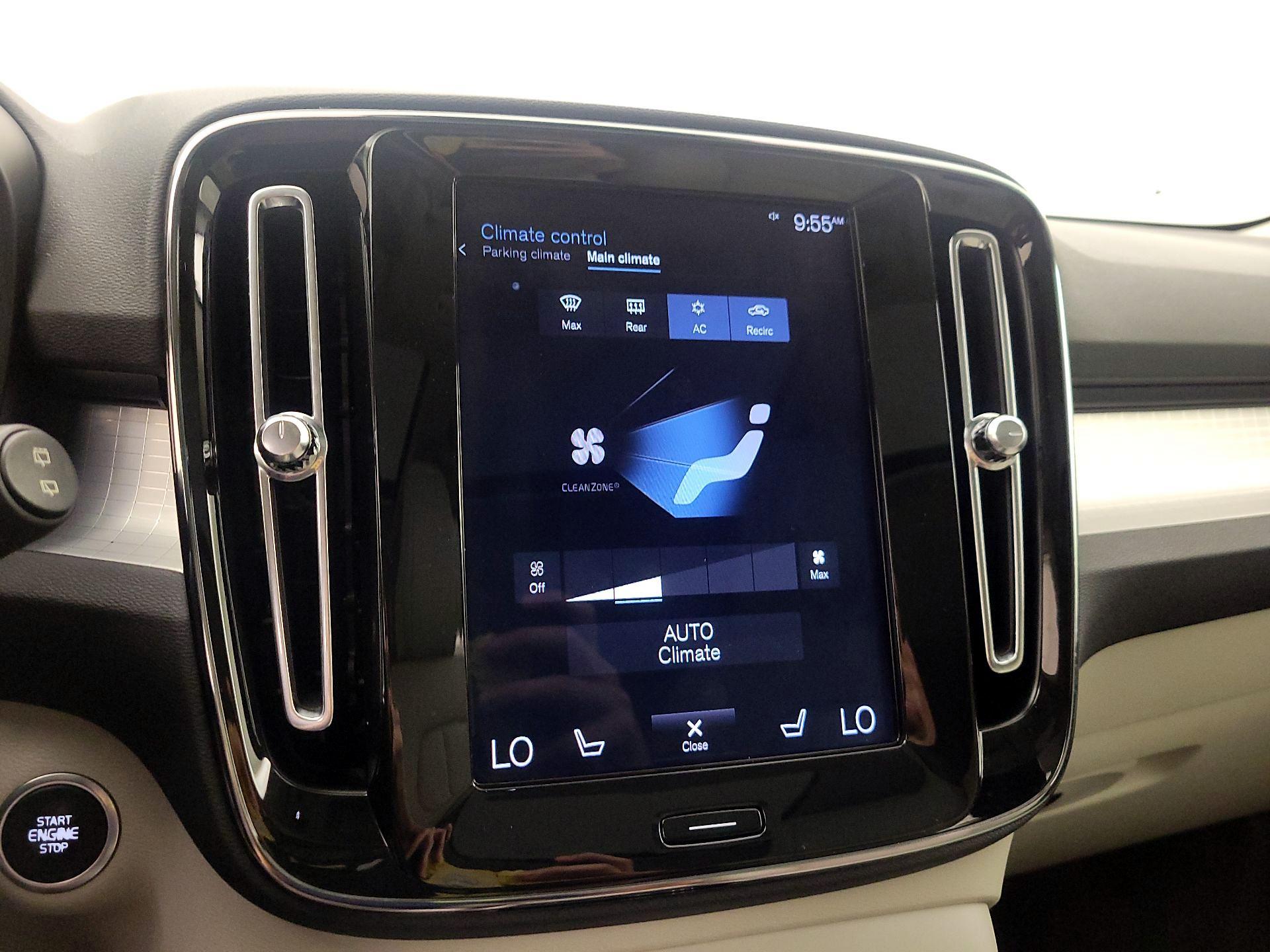 Thumbnail: 2019 Volvo XC40 - 16