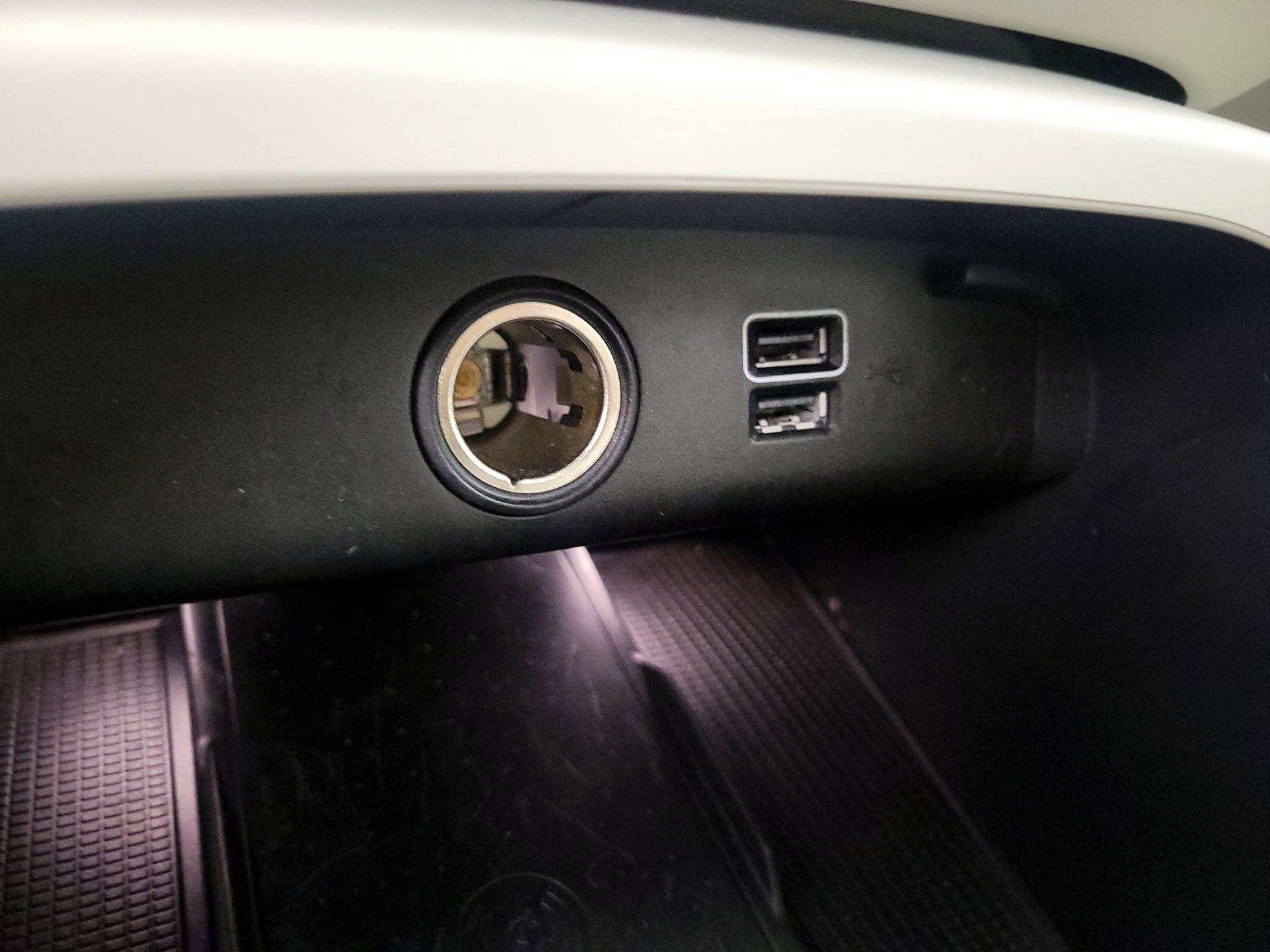 Thumbnail: 2019 Volvo XC40 - 18