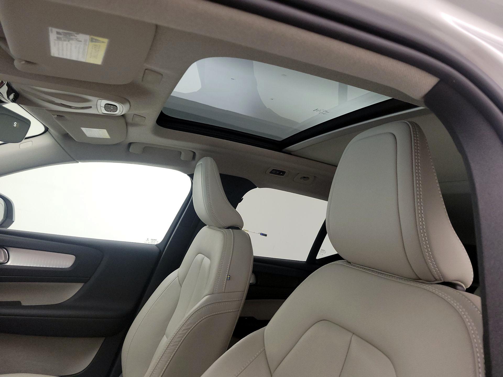 Thumbnail: 2019 Volvo XC40 - 19