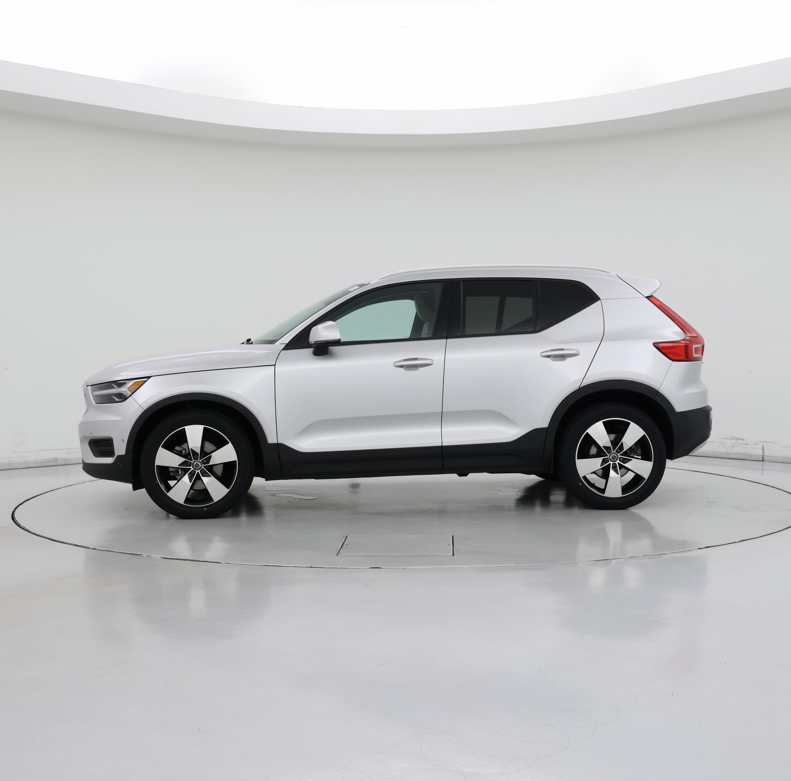 Thumbnail: 2019 Volvo XC40 - 3