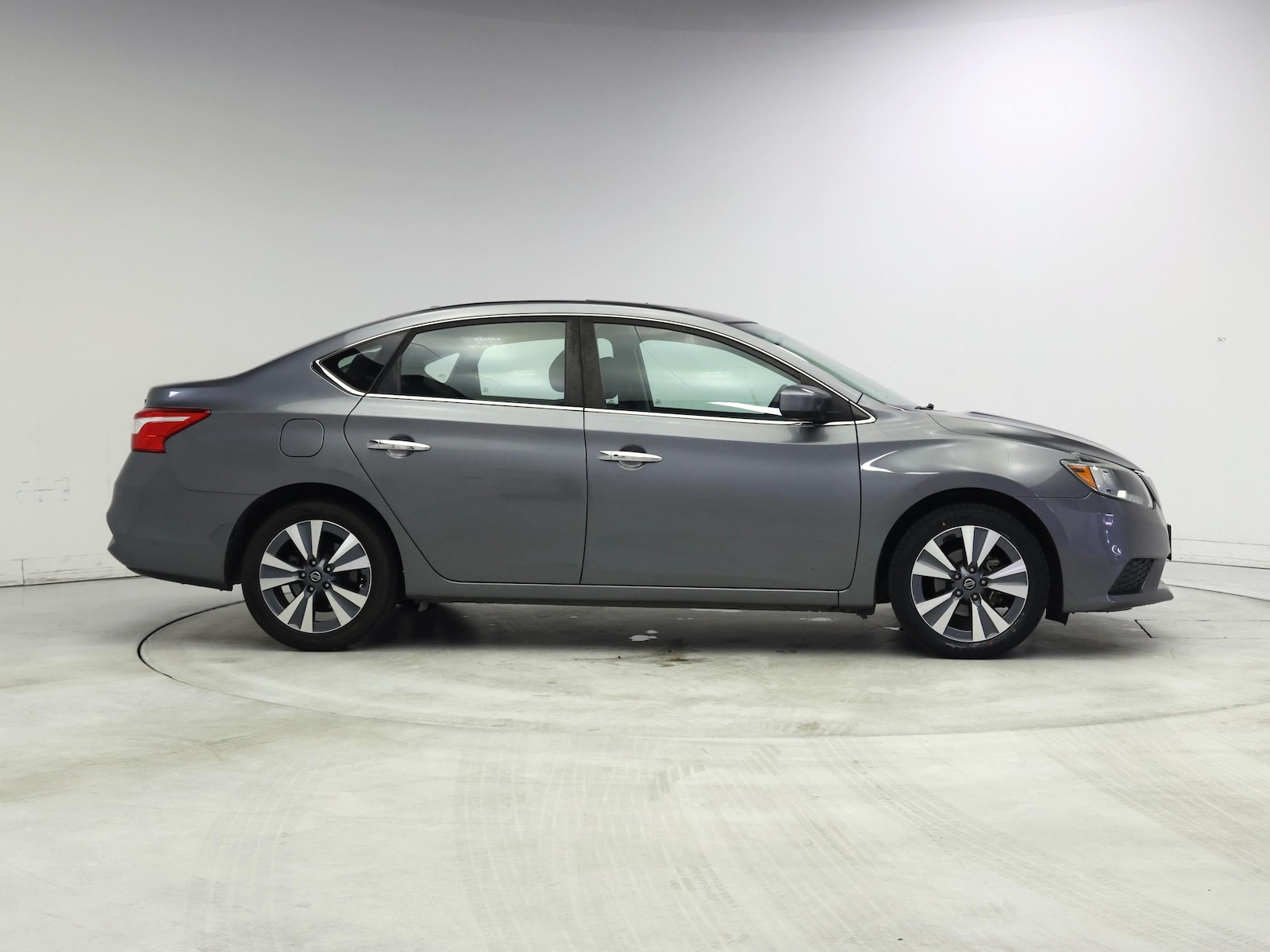 2019 Nissan Sentra SV - Photo 8