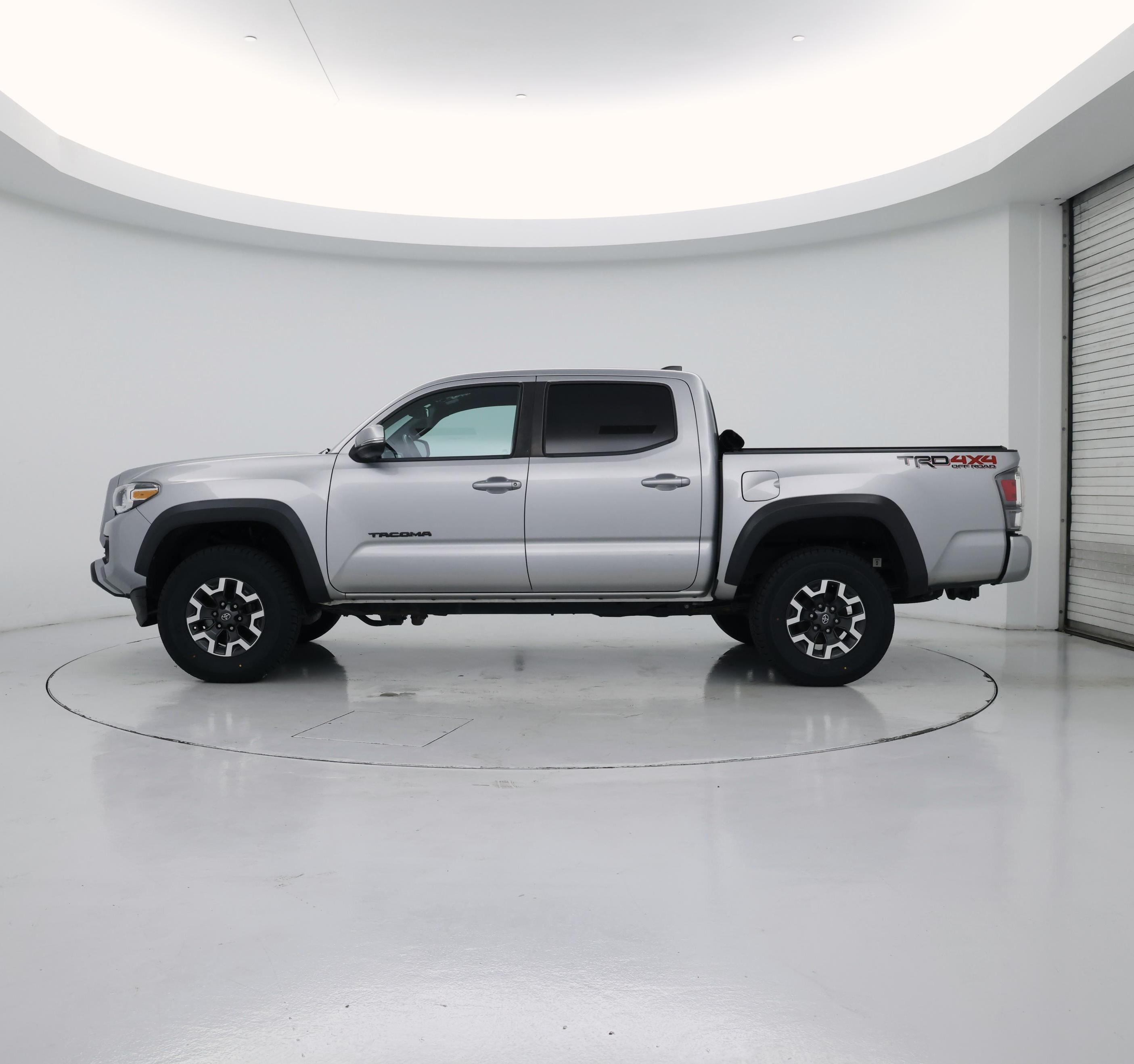 Thumbnail: 2021 Toyota Tacoma - 3