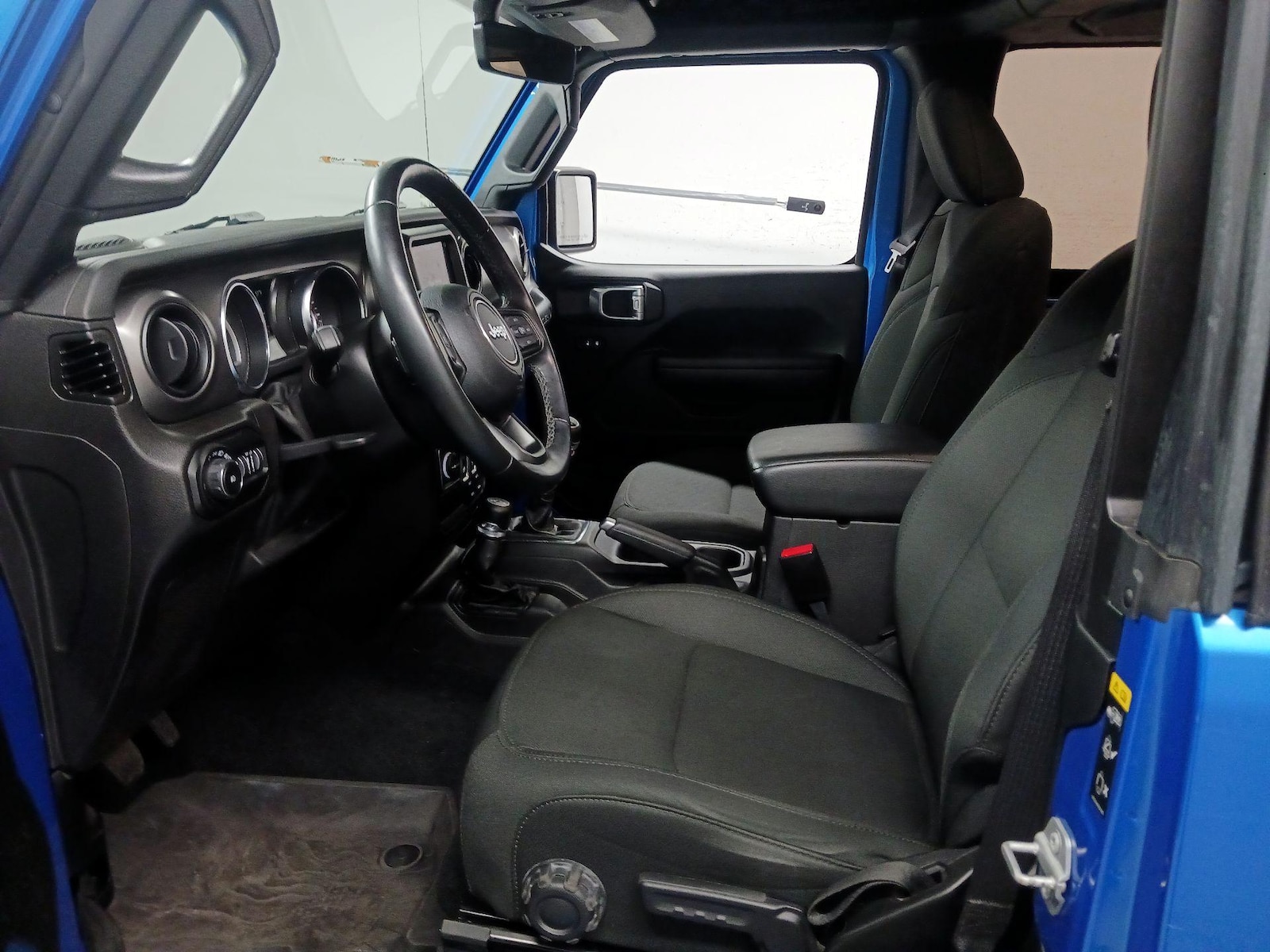 2022 Jeep Wrangler Willys - Photo 12