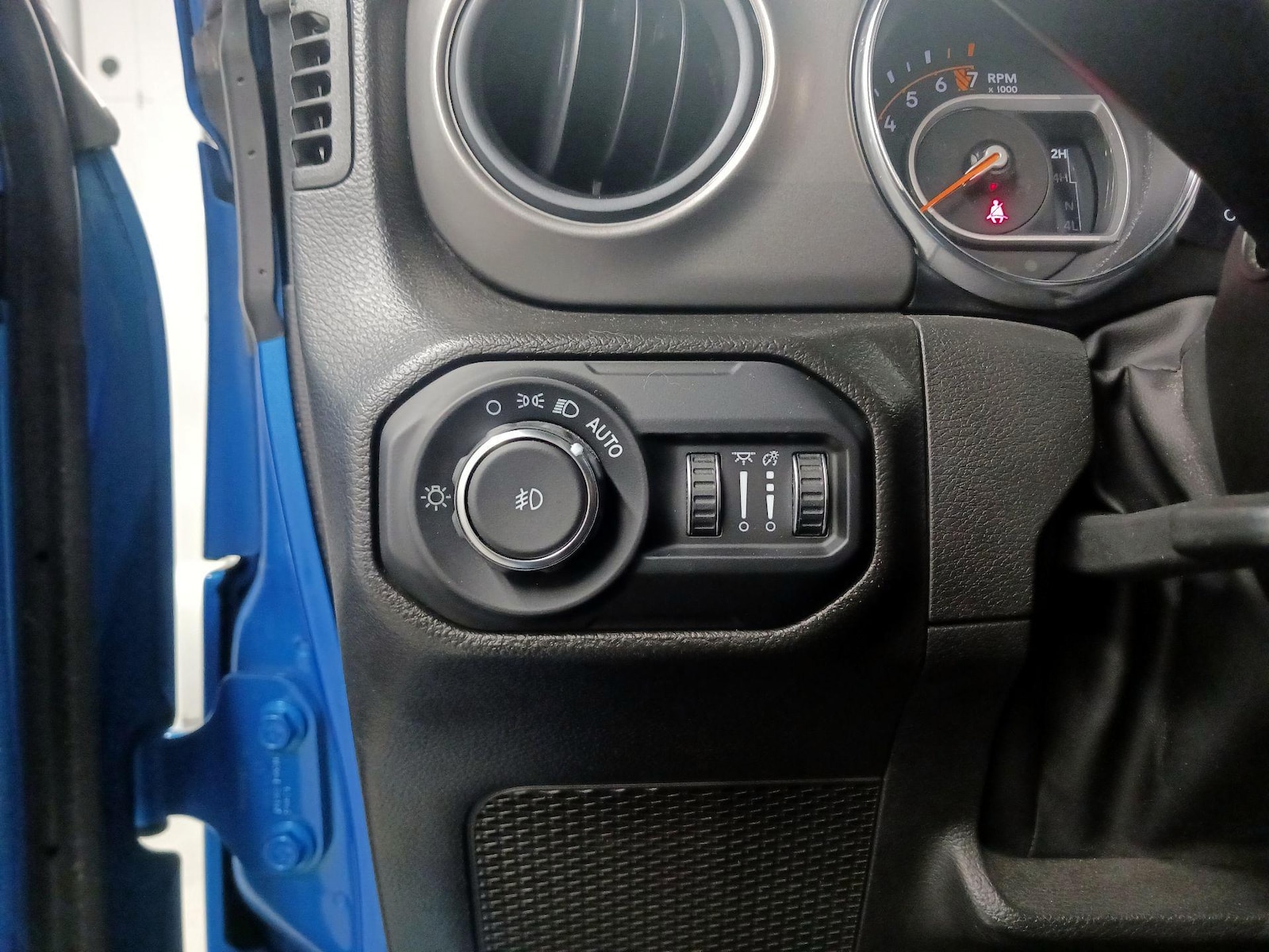 2022 Jeep Wrangler Willys - Photo 14