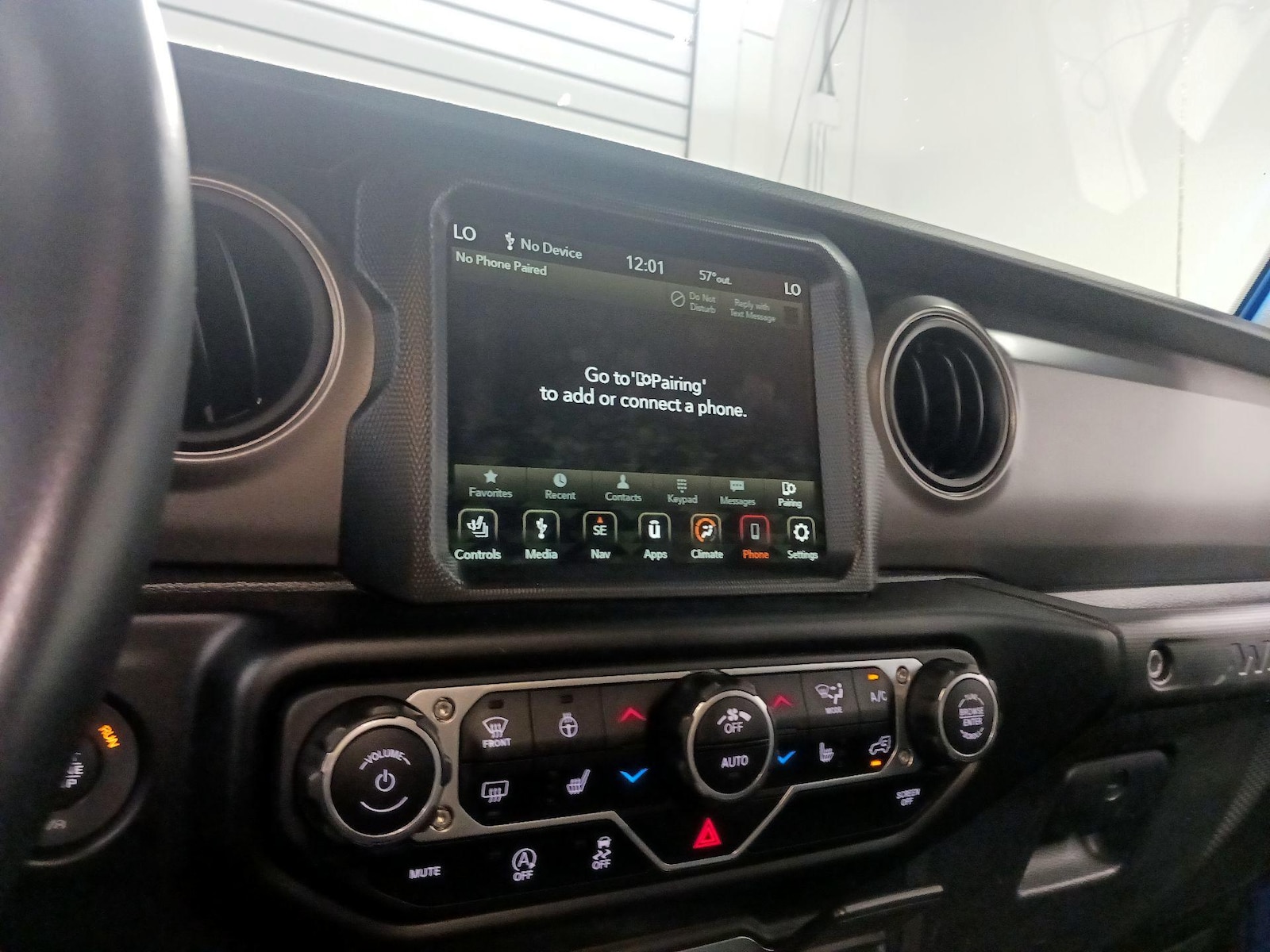 2022 Jeep Wrangler Willys - Photo 16